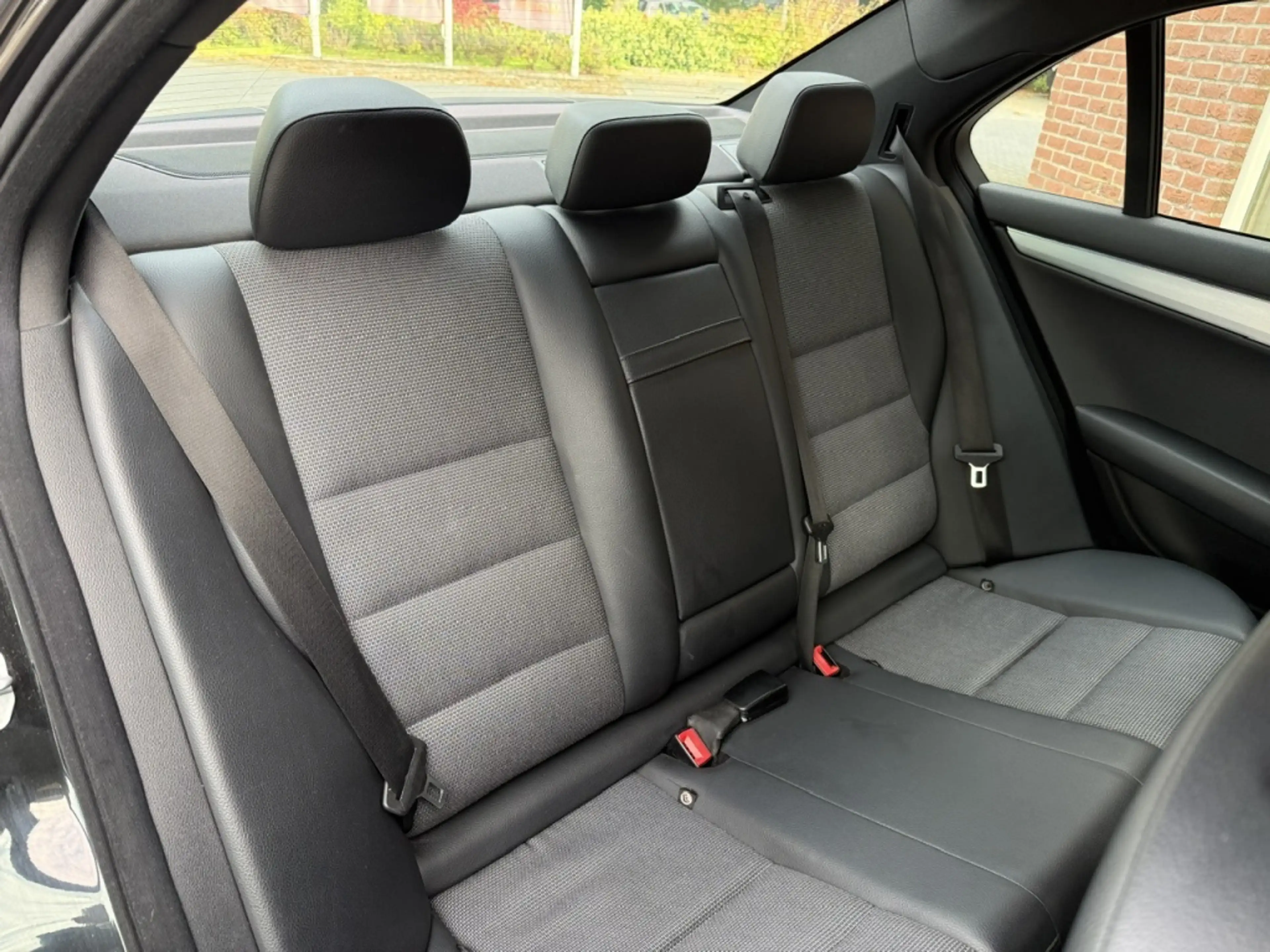 Mercedes-Benz C 200 K Bns Cl. Avan. NAVIGATIE / STOELVERW. / HALF.LEER — photo 30