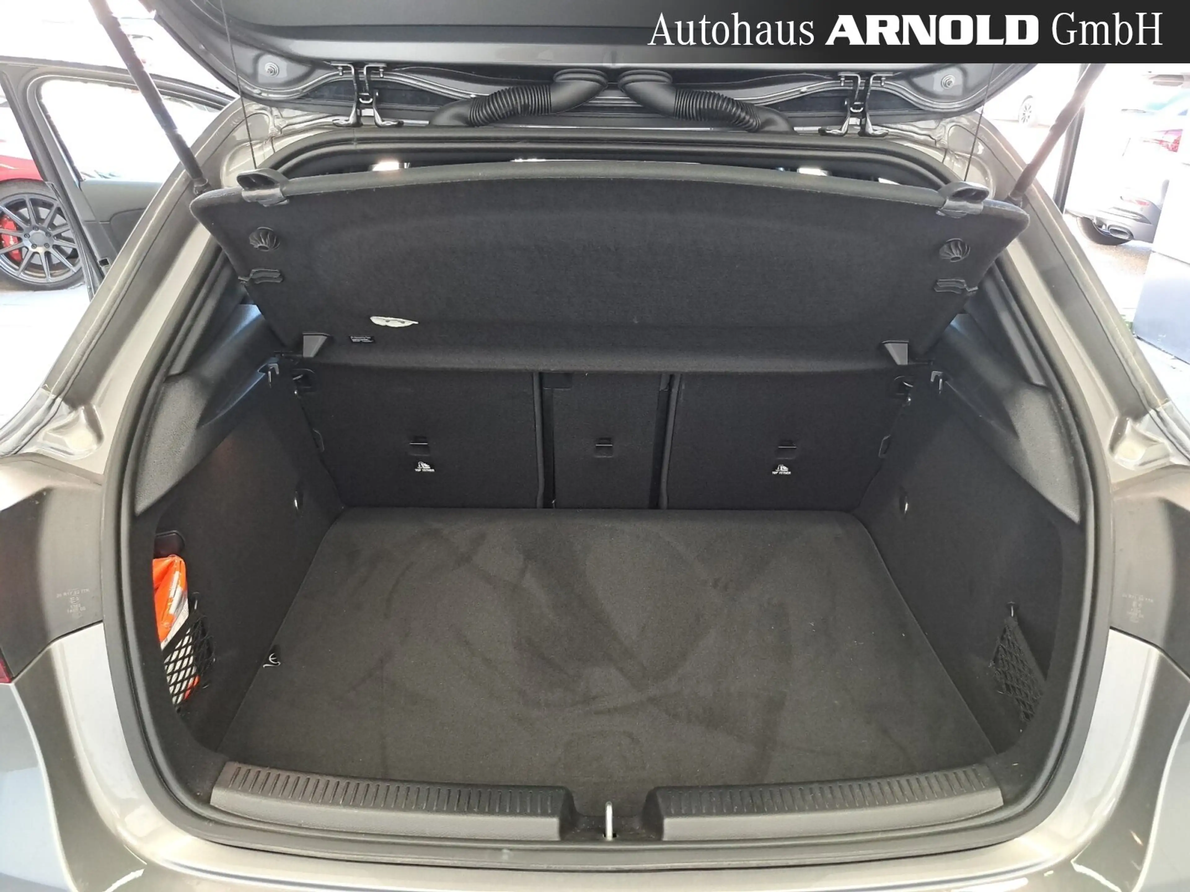 Mercedes-Benz A 220 A 220 d AMG-Line AHK Night-P. LED Kamera Navi ! BC — photo 14