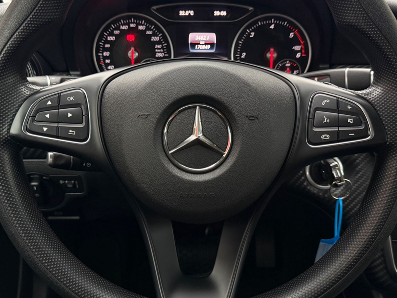 Mercedes-Benz GLA 200 CDI — photo 13