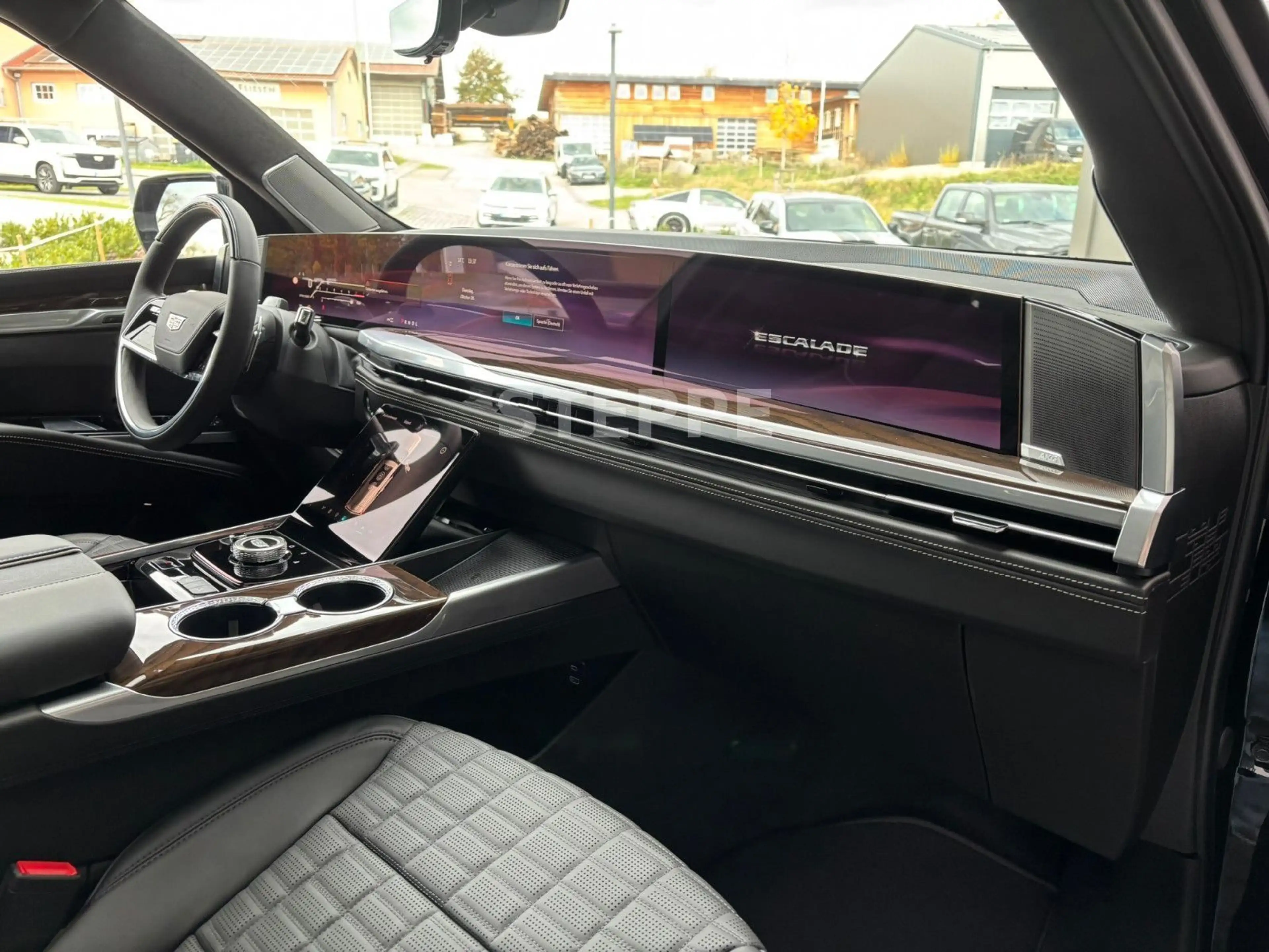 Cadillac Escalade FACELIFT MY26 6.2 V8 Platinum Luxury24" — photo 15