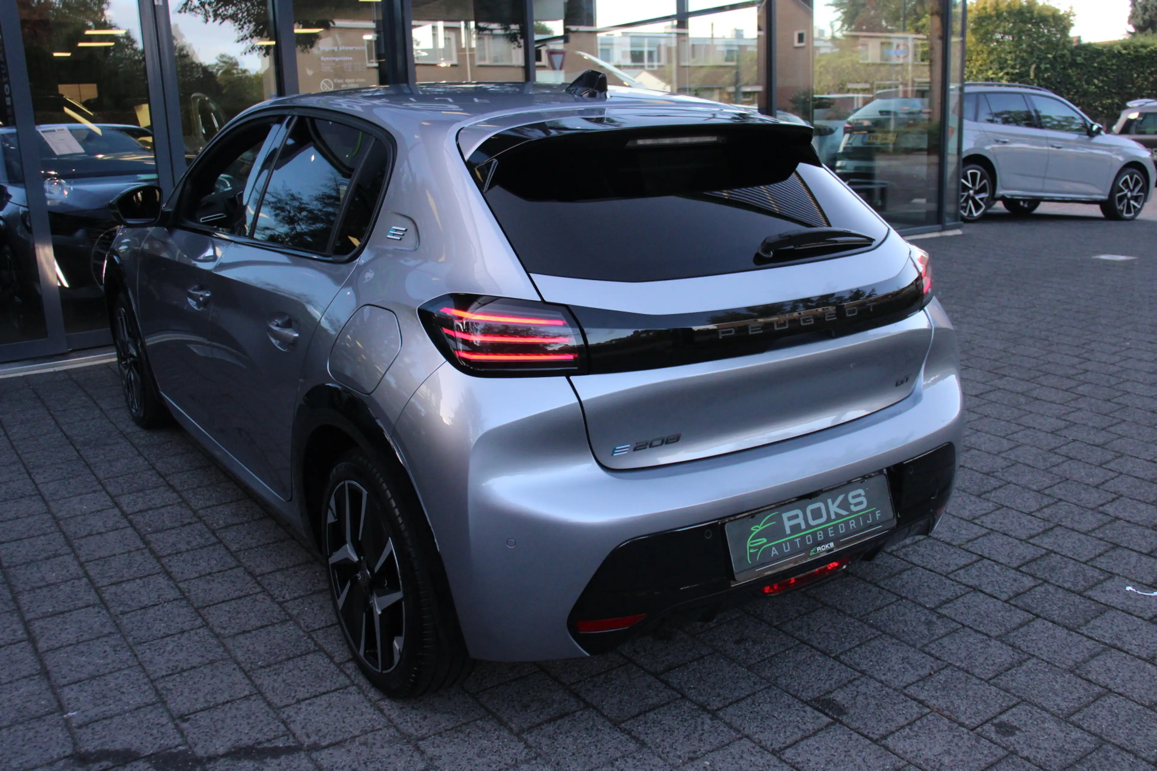 Peugeot e-208 EV GT 50 kWh — photo 14