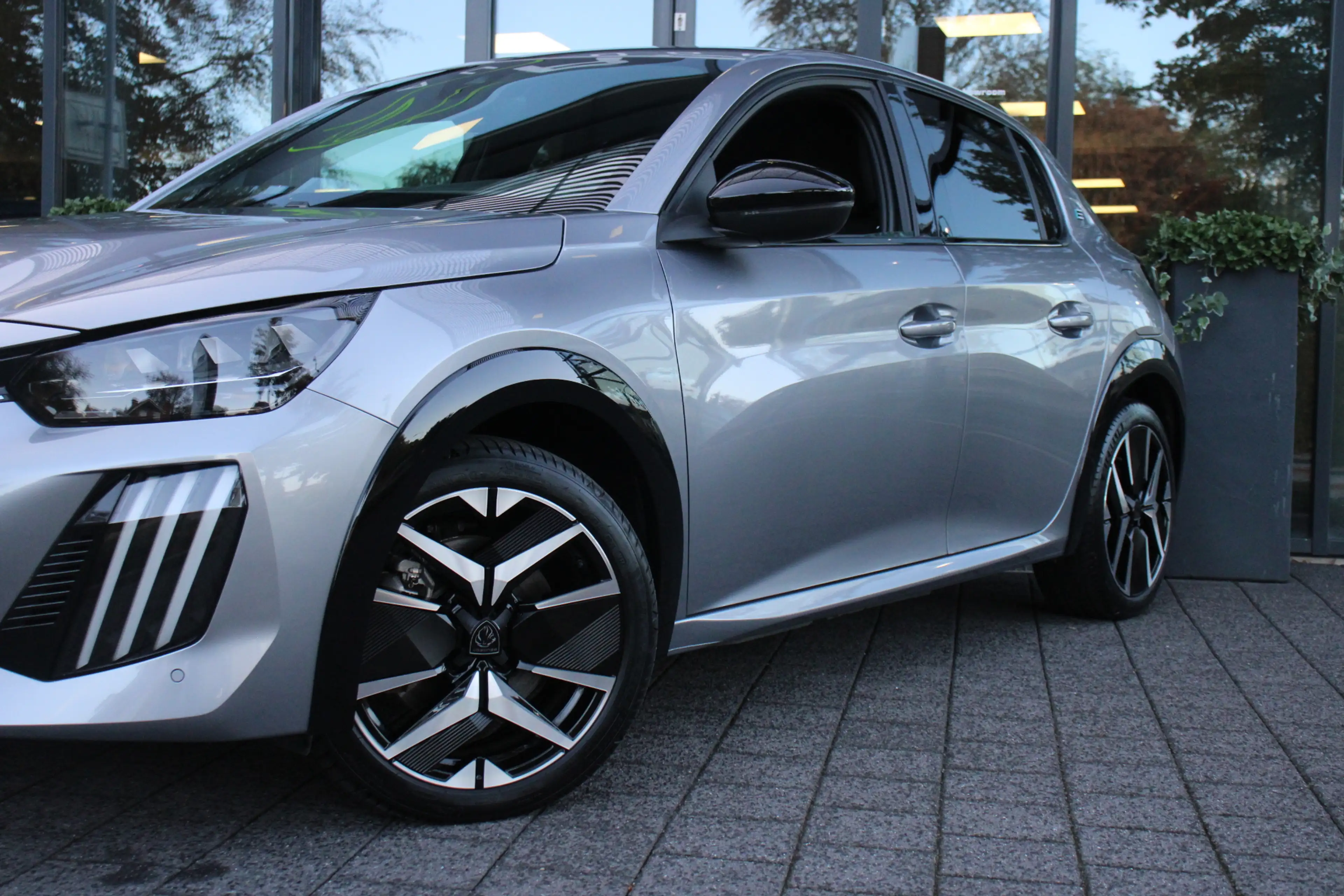 Peugeot e-208 EV GT 50 kWh — photo 7