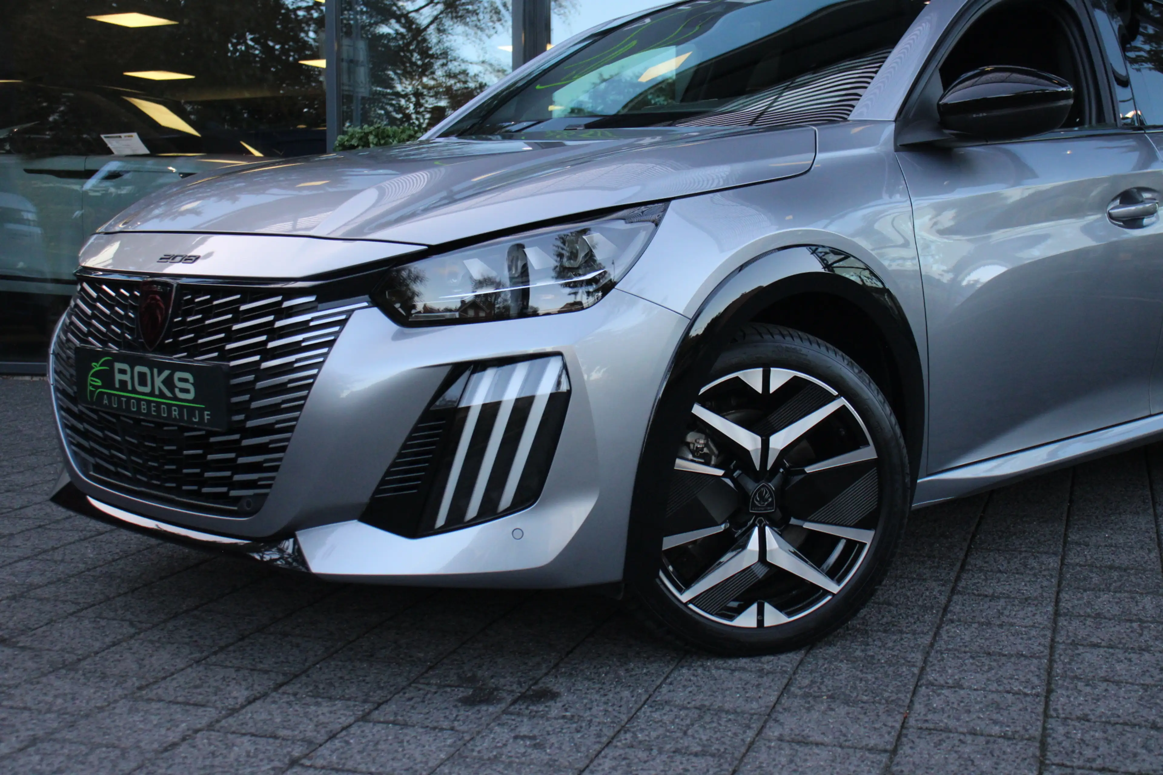Peugeot e-208 EV GT 50 kWh — photo 8