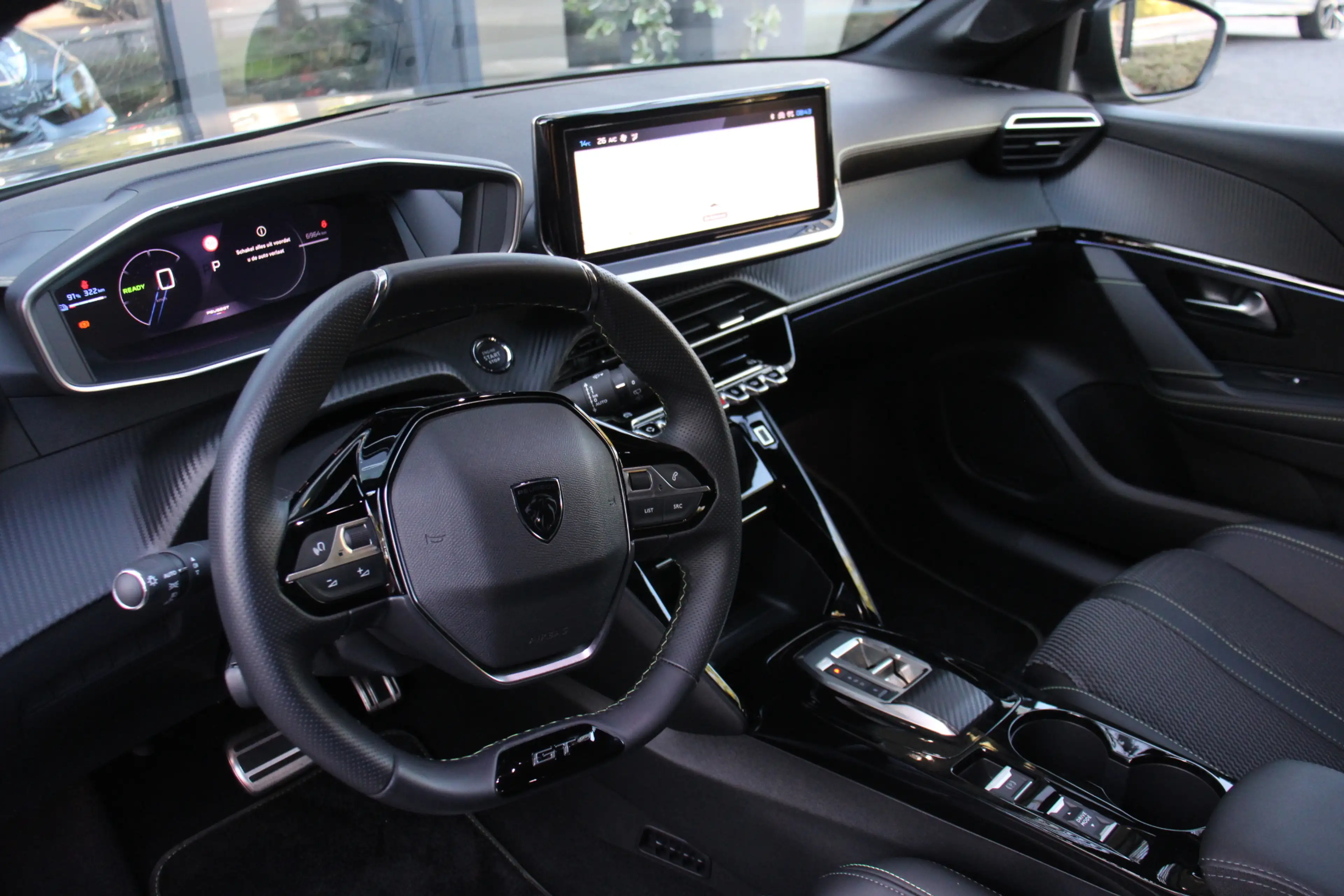 Peugeot e-208 EV GT 50 kWh — photo 21