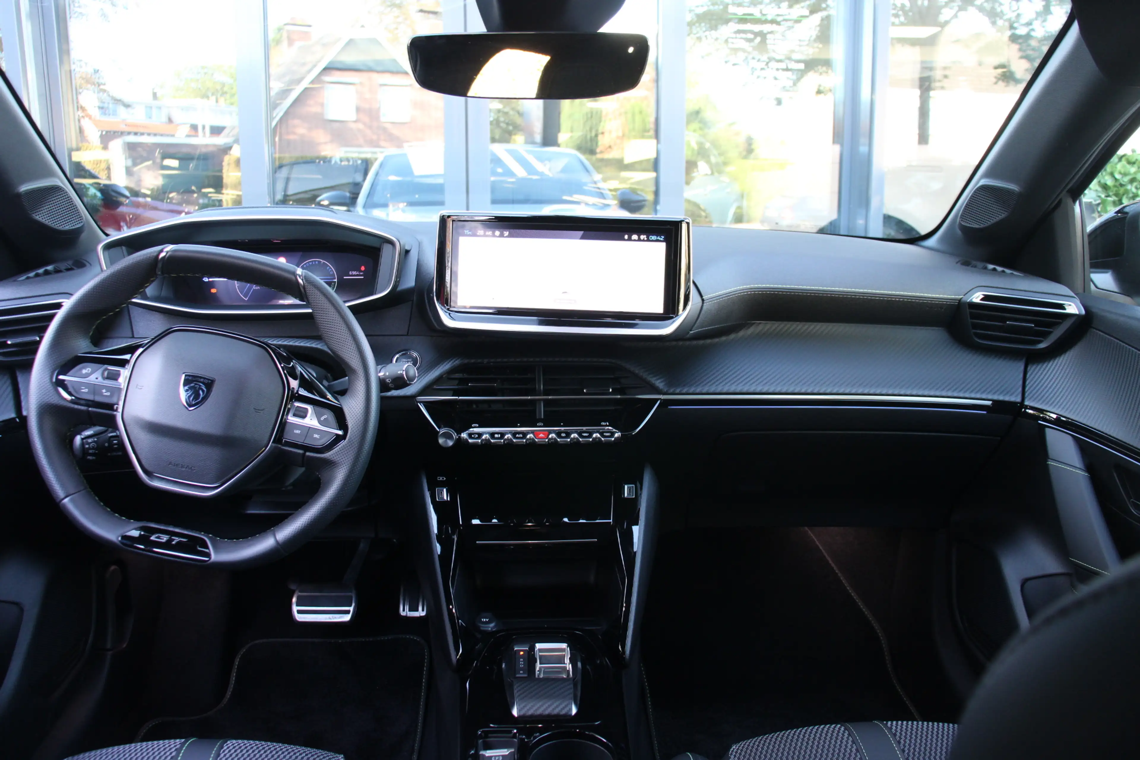 Peugeot e-208 EV GT 50 kWh — photo 2
