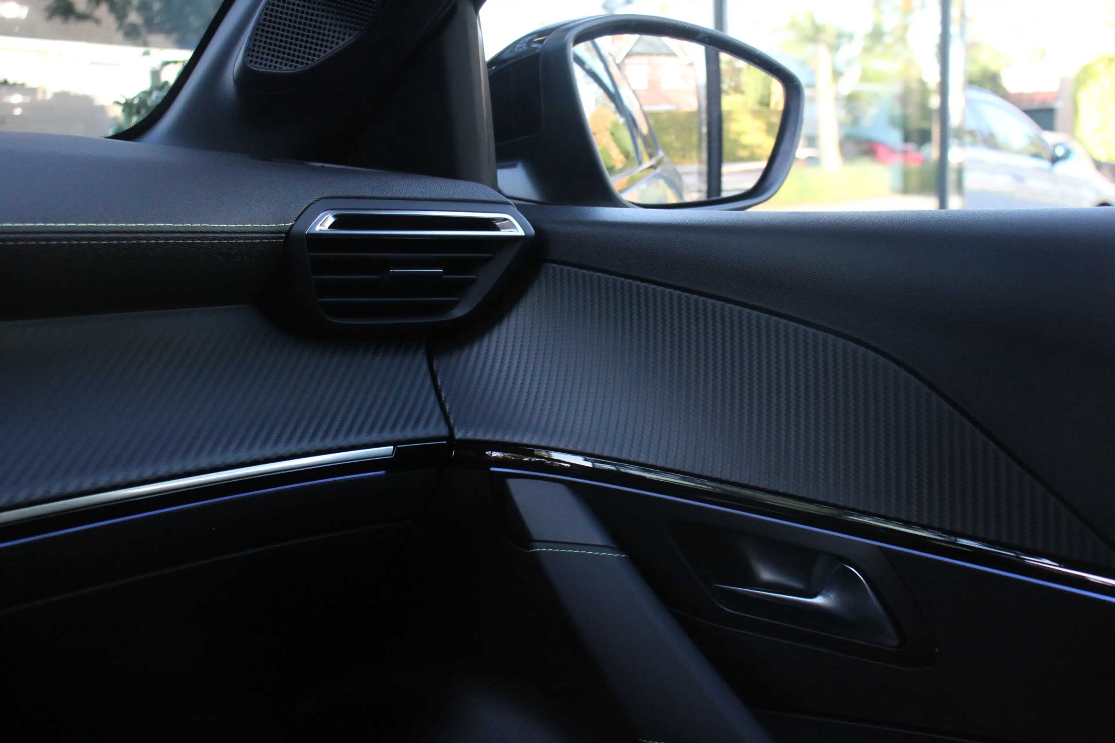 Peugeot e-208 EV GT 50 kWh — photo 24