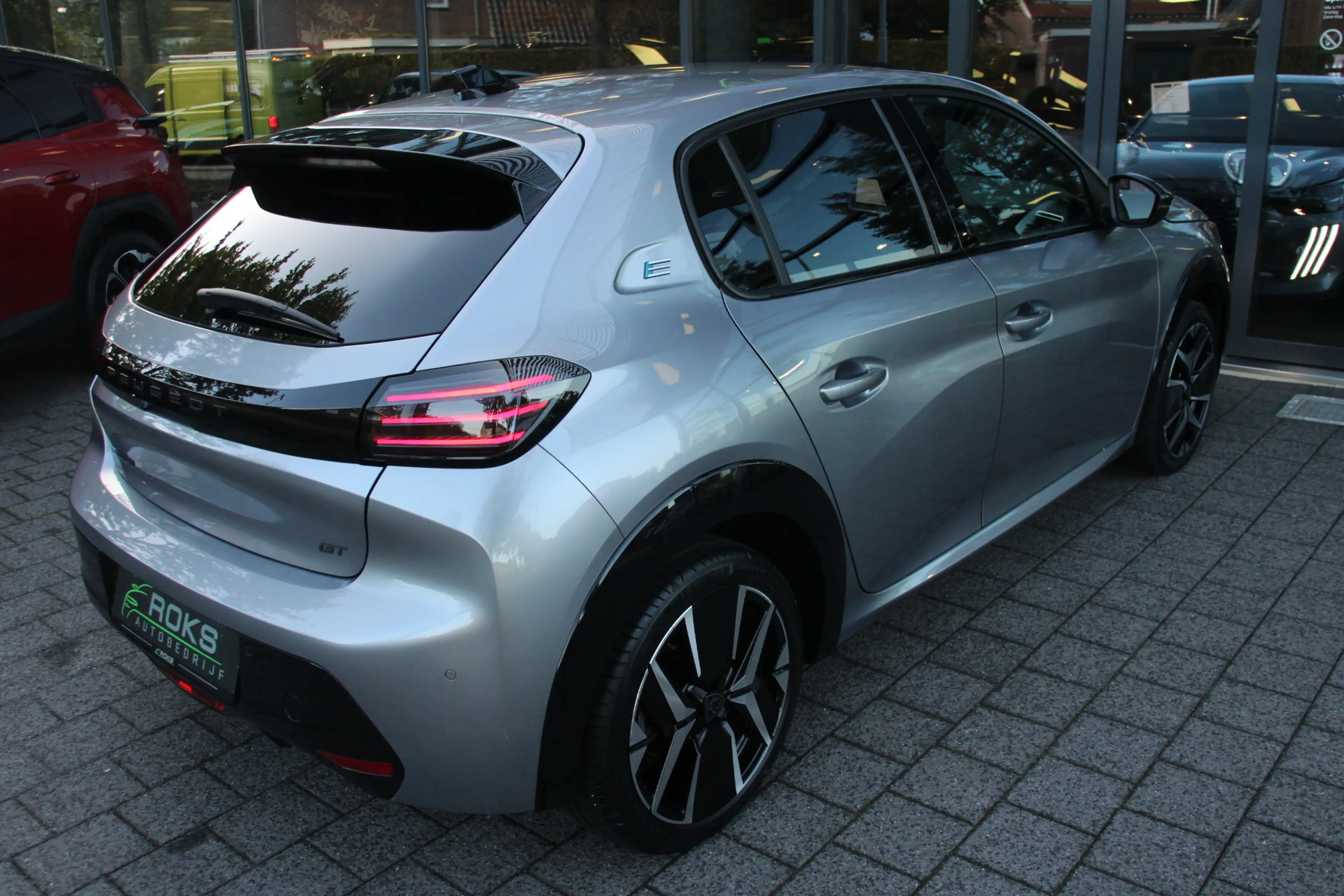 Peugeot e-208 EV GT 50 kWh — photo 16