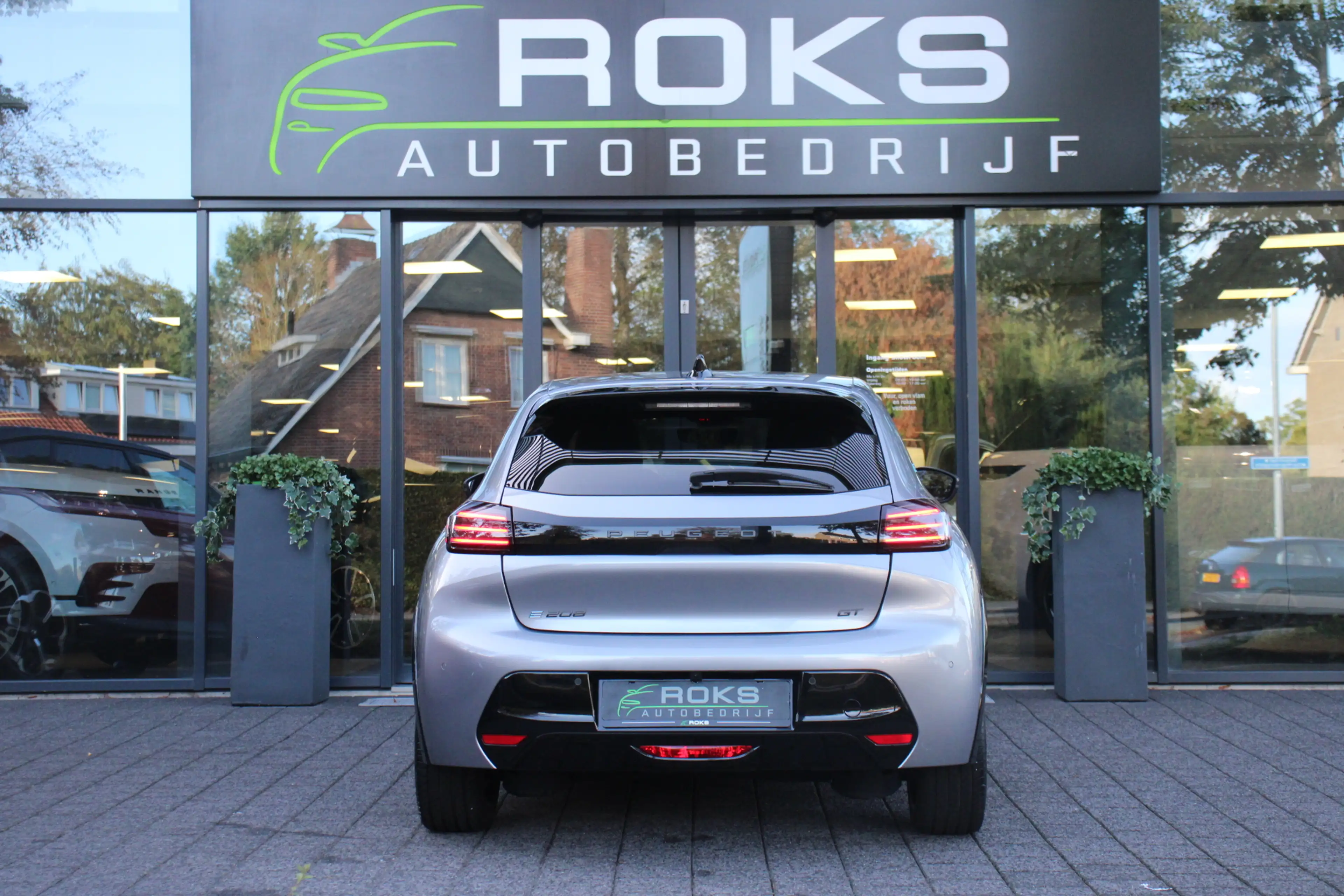 Peugeot e-208 EV GT 50 kWh — photo 3