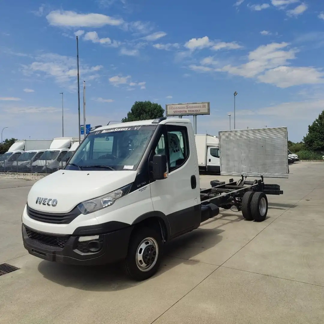 Iveco Daily 35C14 A TELAIO Blanc - 2