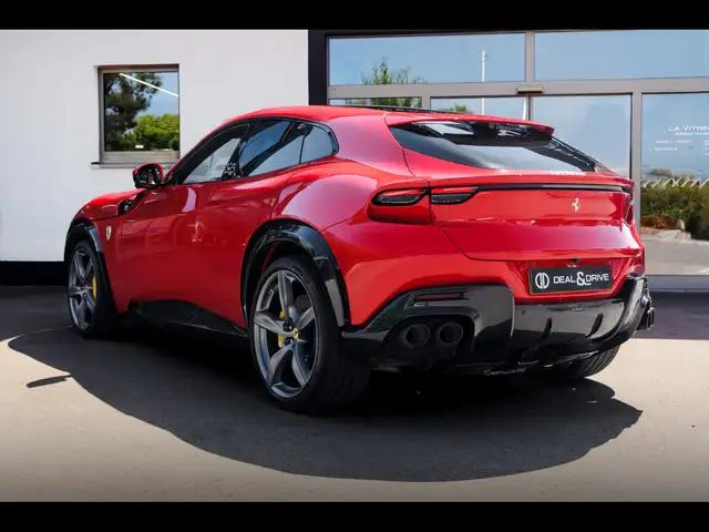 Ferrari Purosangue view 3