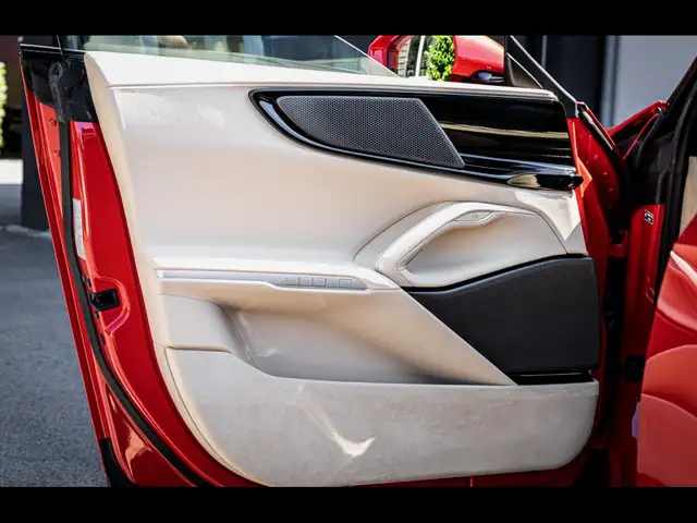 Ferrari Purosangue view 10