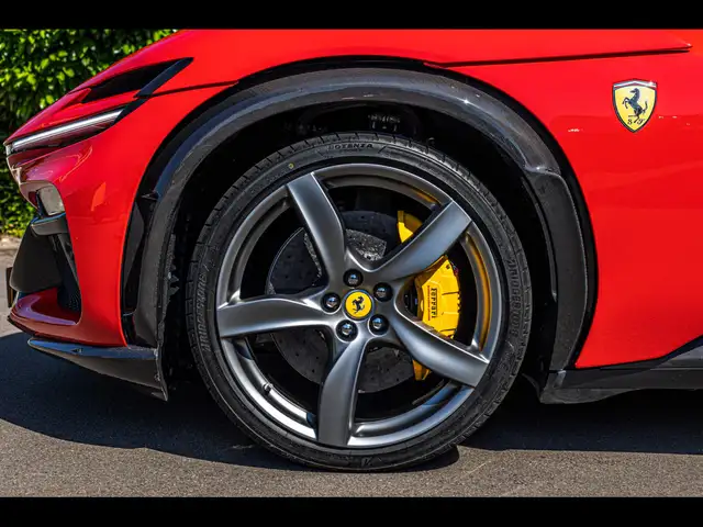 Ferrari Purosangue view 9