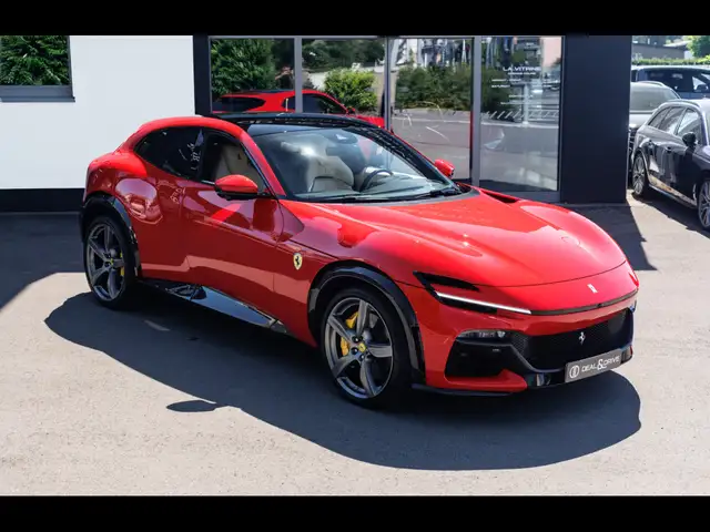 Ferrari Purosangue view 6