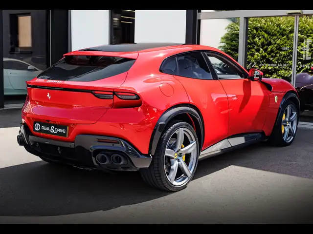 Ferrari Purosangue view 7