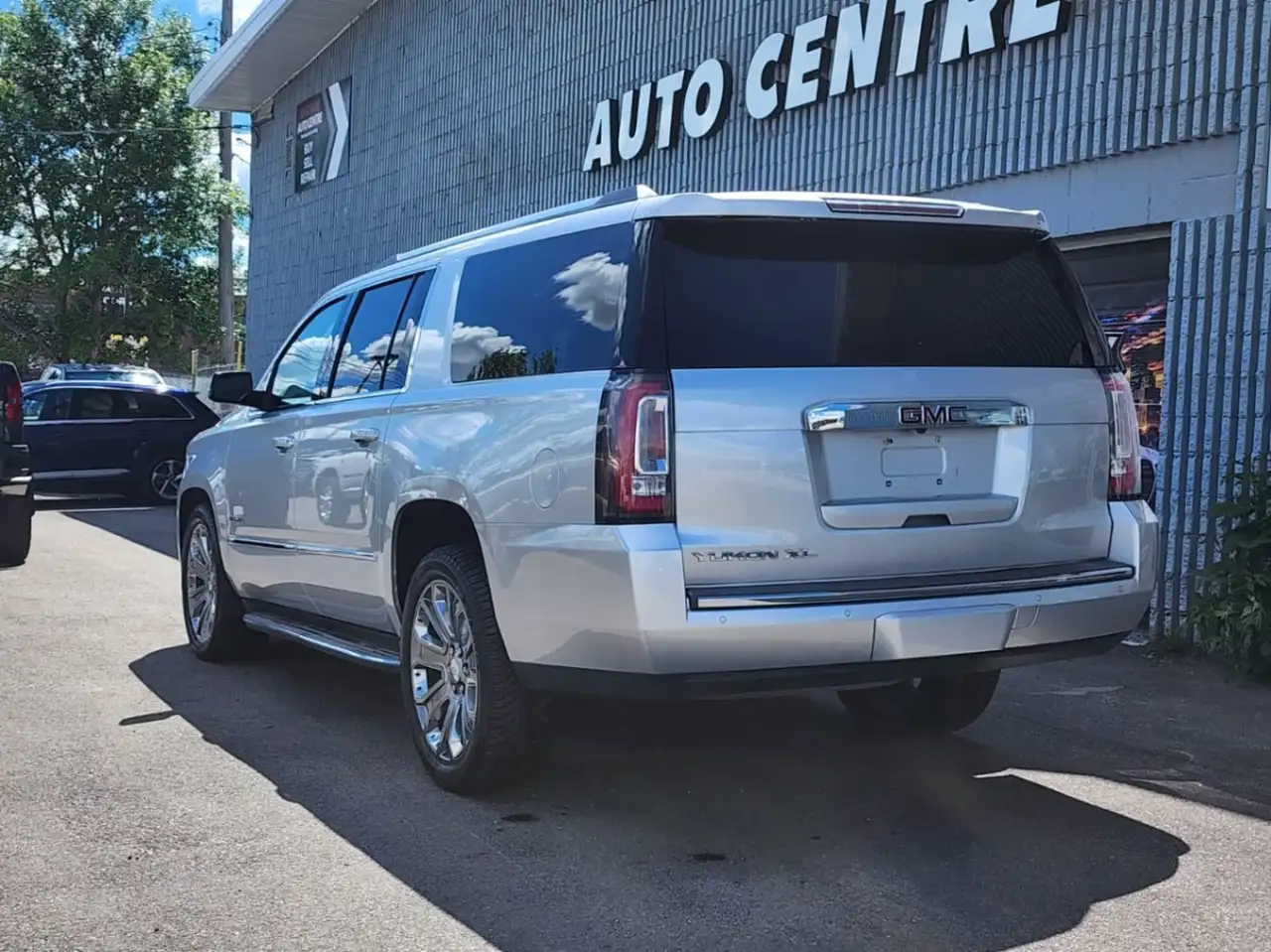 GMC Yukon photo GMC Yukon