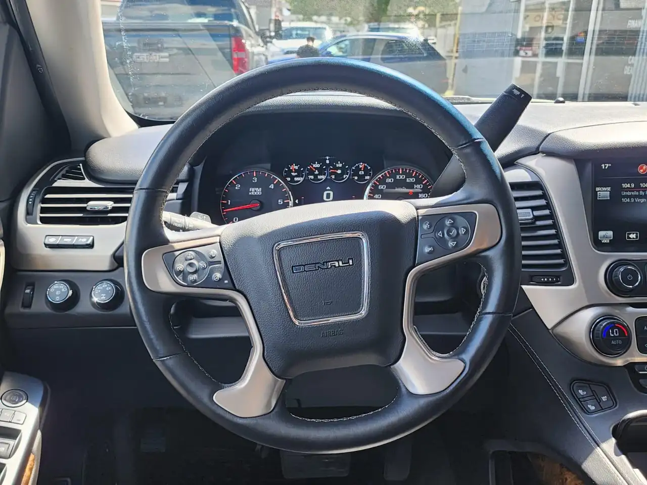 GMC Yukon photo GMC Yukon