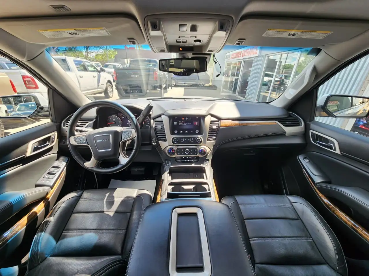 GMC Yukon photo GMC Yukon
