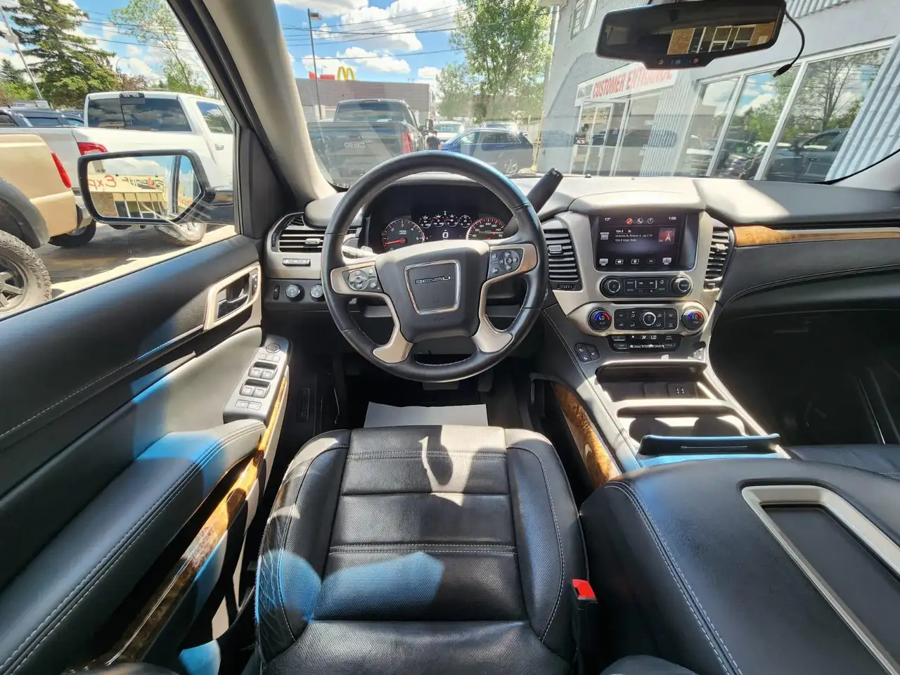 GMC Yukon photo GMC Yukon