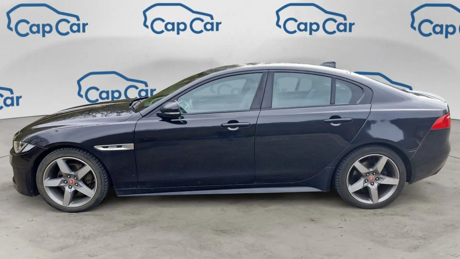 Jaguar XE 2.0 D 180 BVA8 R-Sport - Automatique Noir - 2