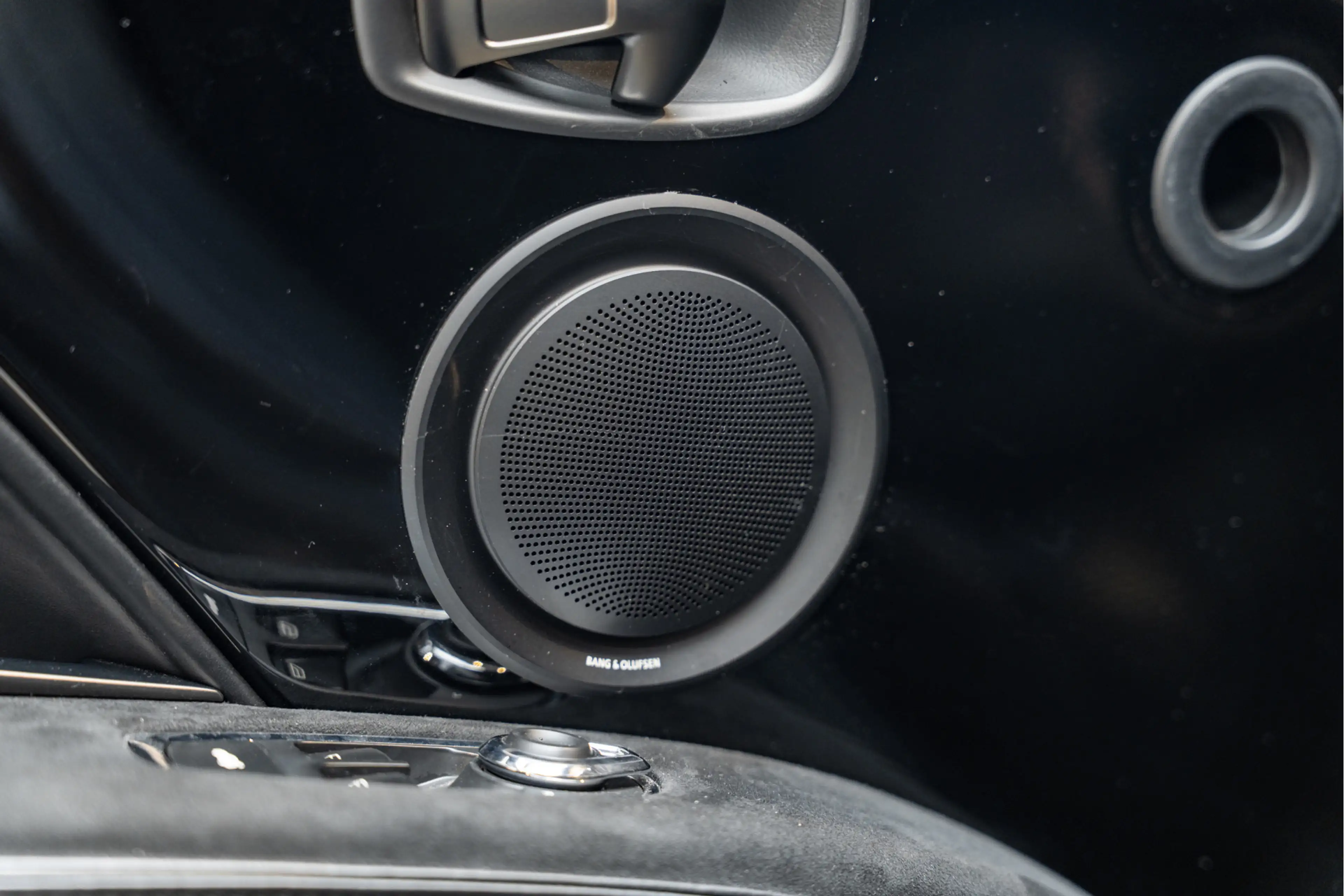 Aston Martin DBS 5.2 V12 Superleggera Carbon — photo 40