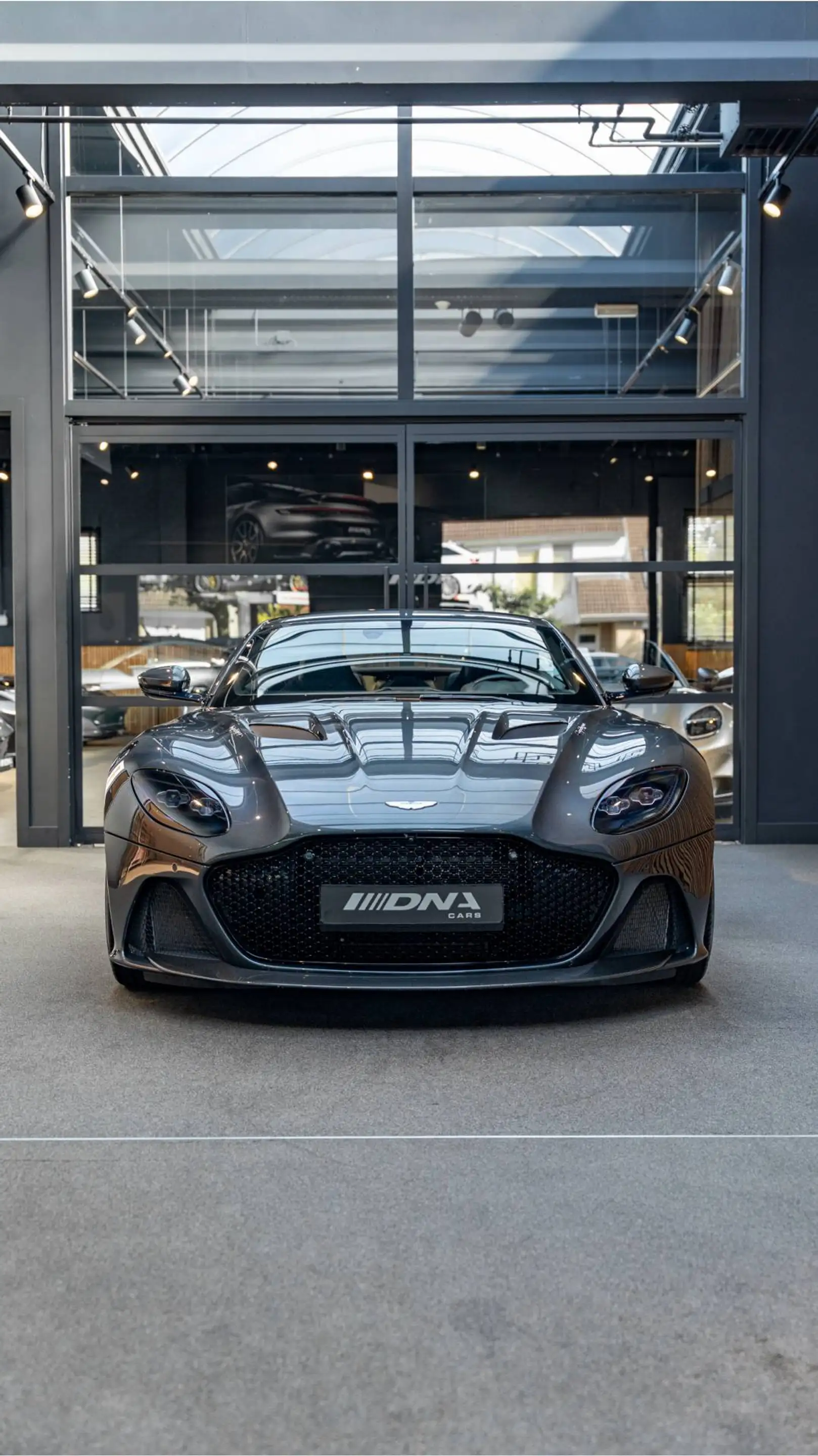 Aston Martin DBS 5.2 V12 Superleggera Carbon — photo 30