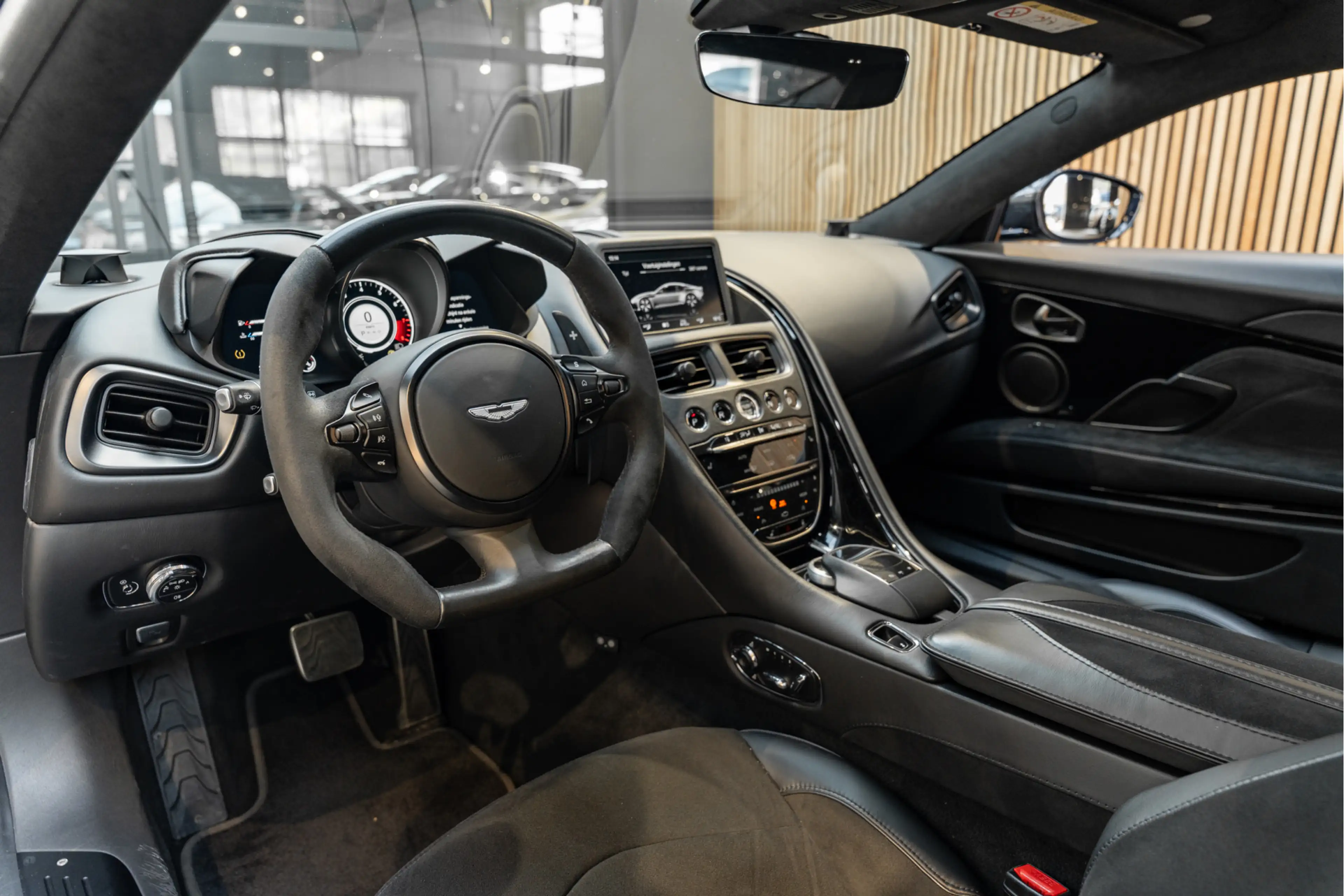 Aston Martin DBS 5.2 V12 Superleggera Carbon — photo 24