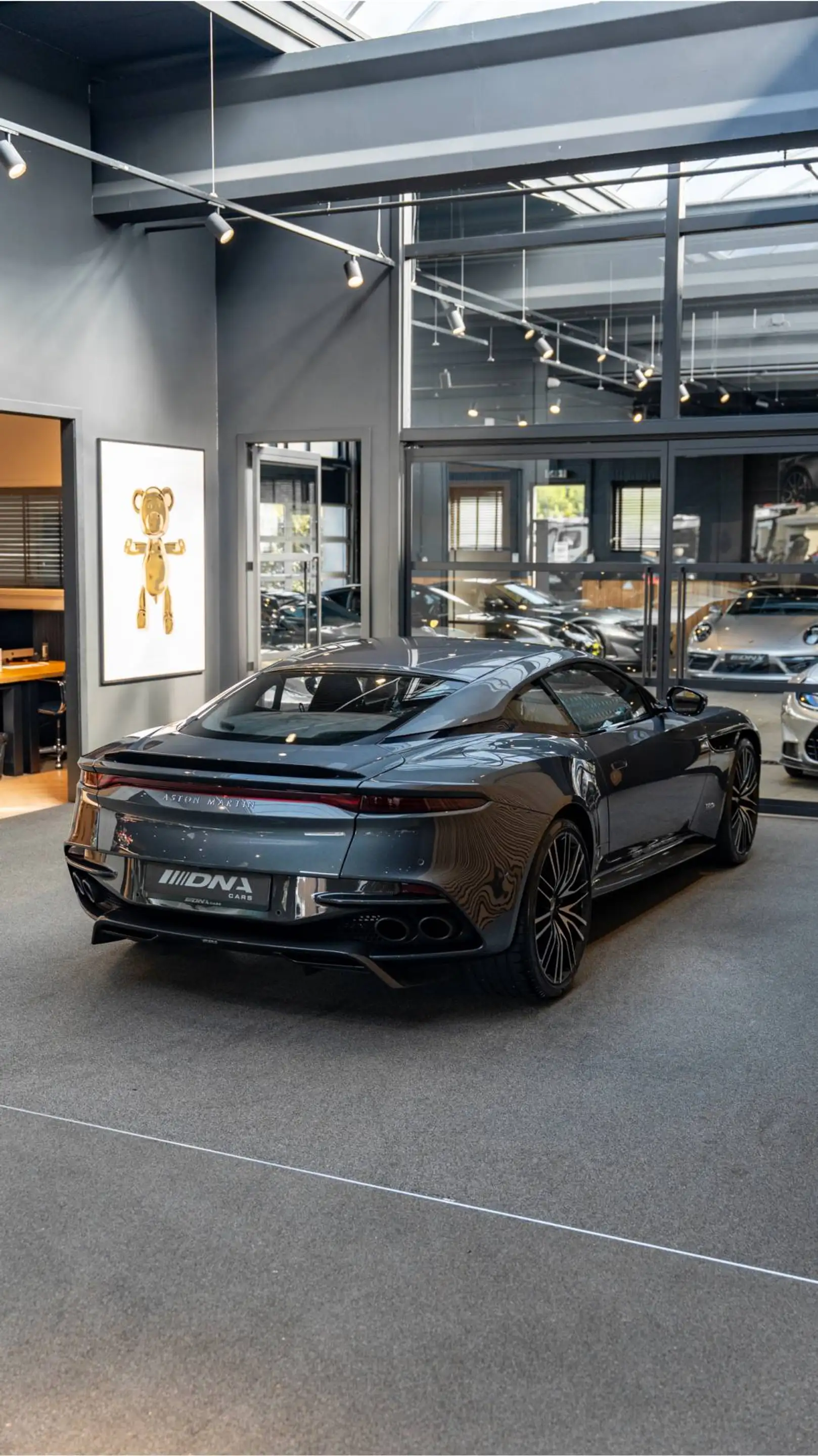 Aston Martin DBS 5.2 V12 Superleggera Carbon — photo 20