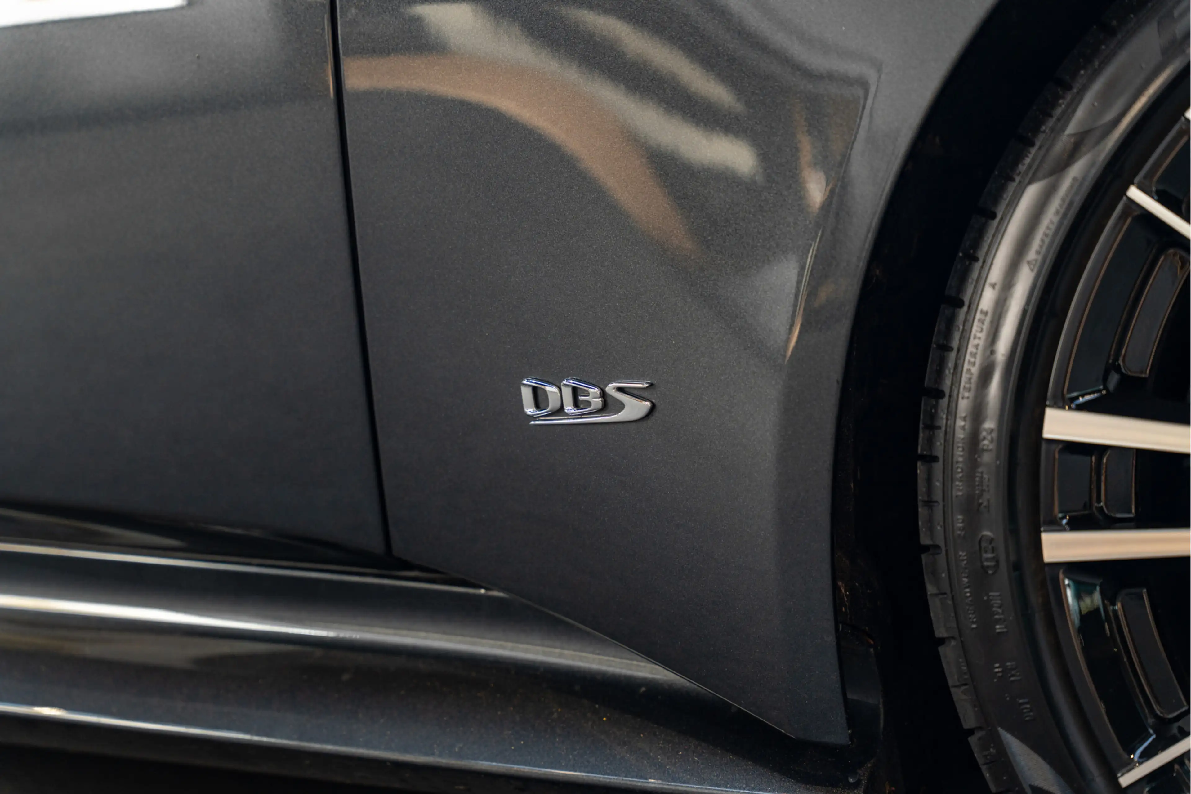Aston Martin DBS 5.2 V12 Superleggera Carbon — photo 15