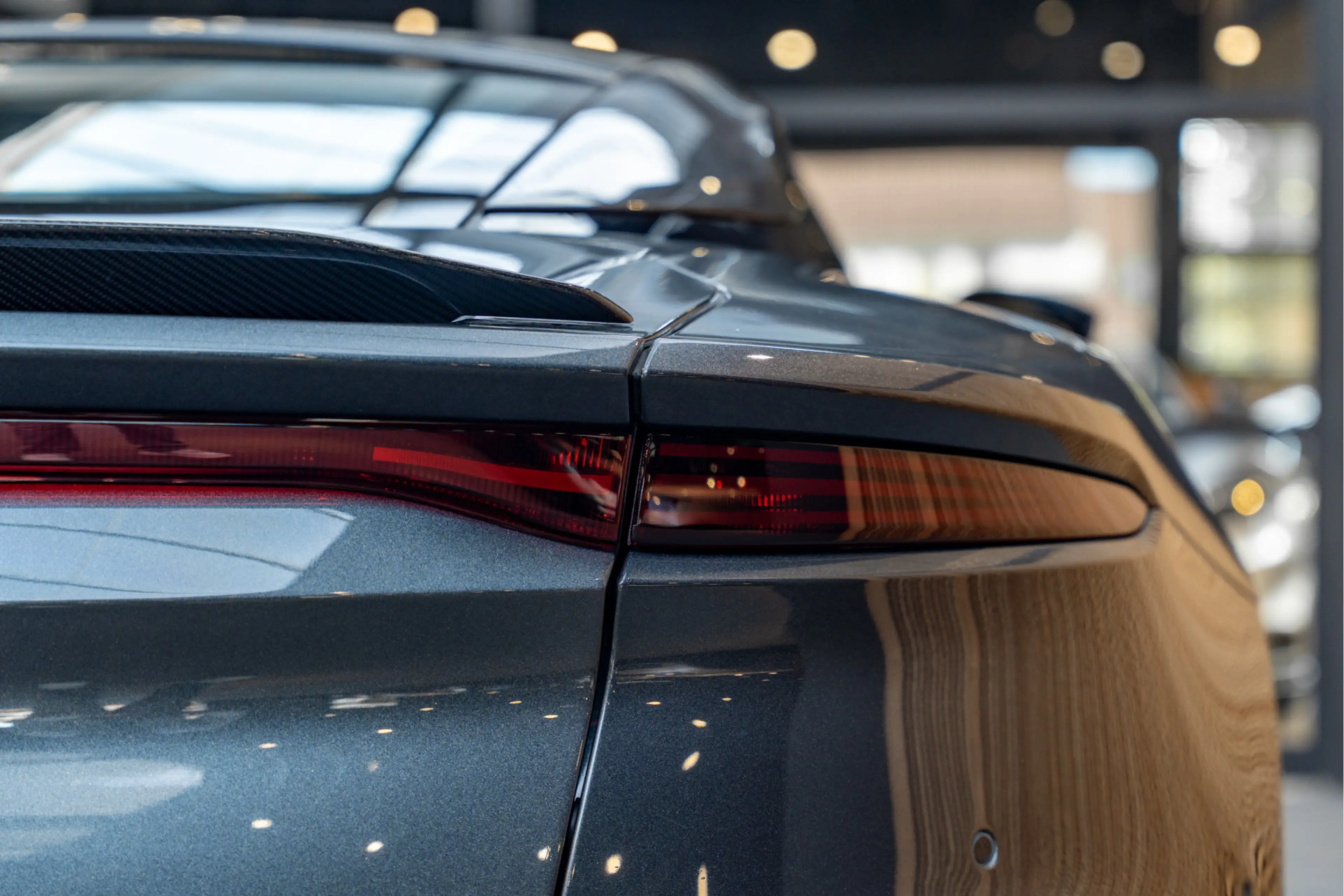 Aston Martin DBS 5.2 V12 Superleggera Carbon — photo 22