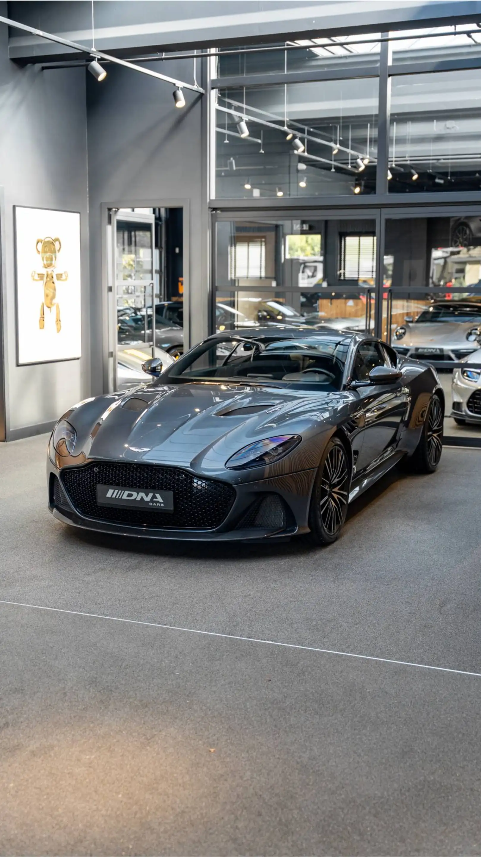 Aston Martin DBS 5.2 V12 Superleggera Carbon — photo 11