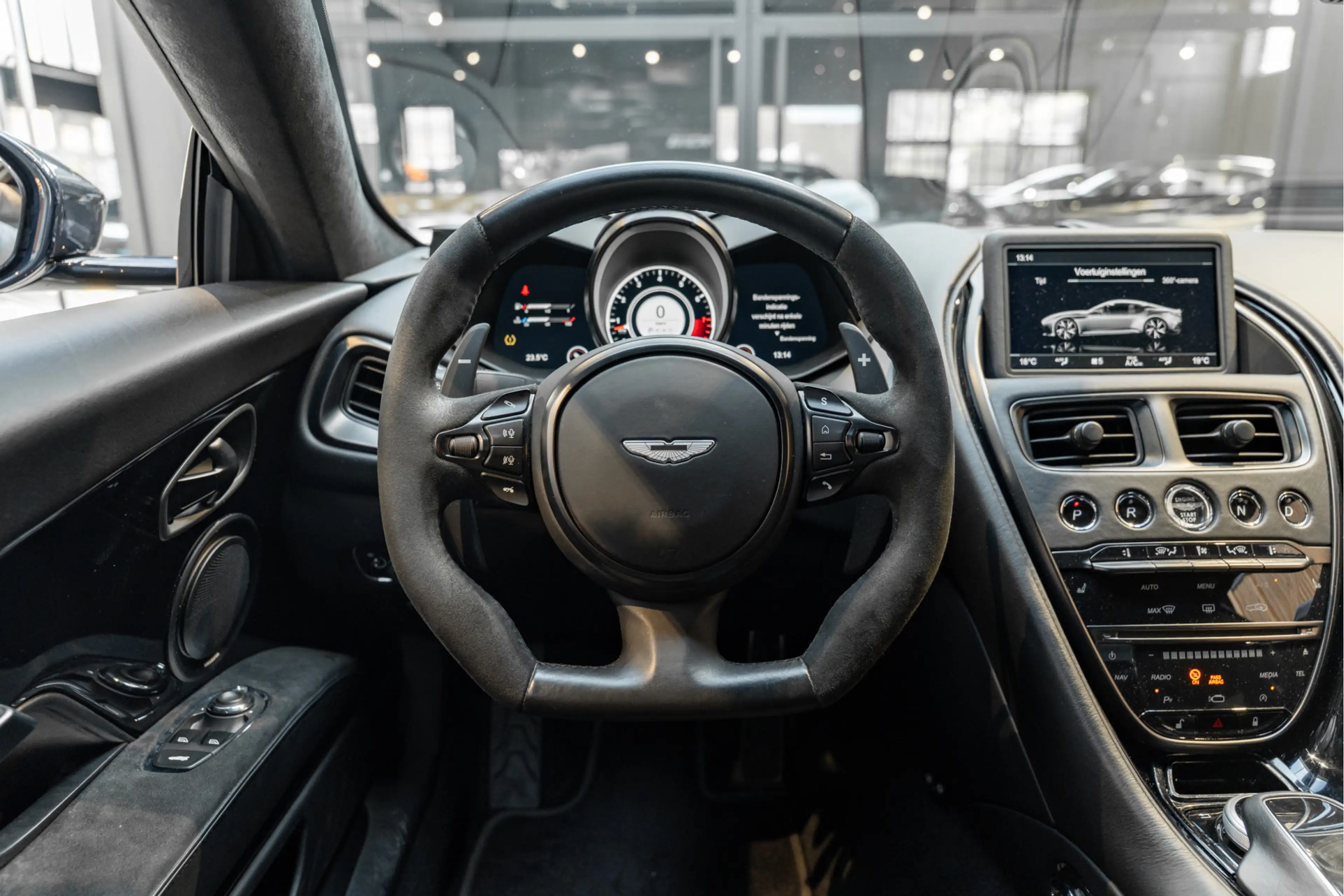 Aston Martin DBS 5.2 V12 Superleggera Carbon — photo 25