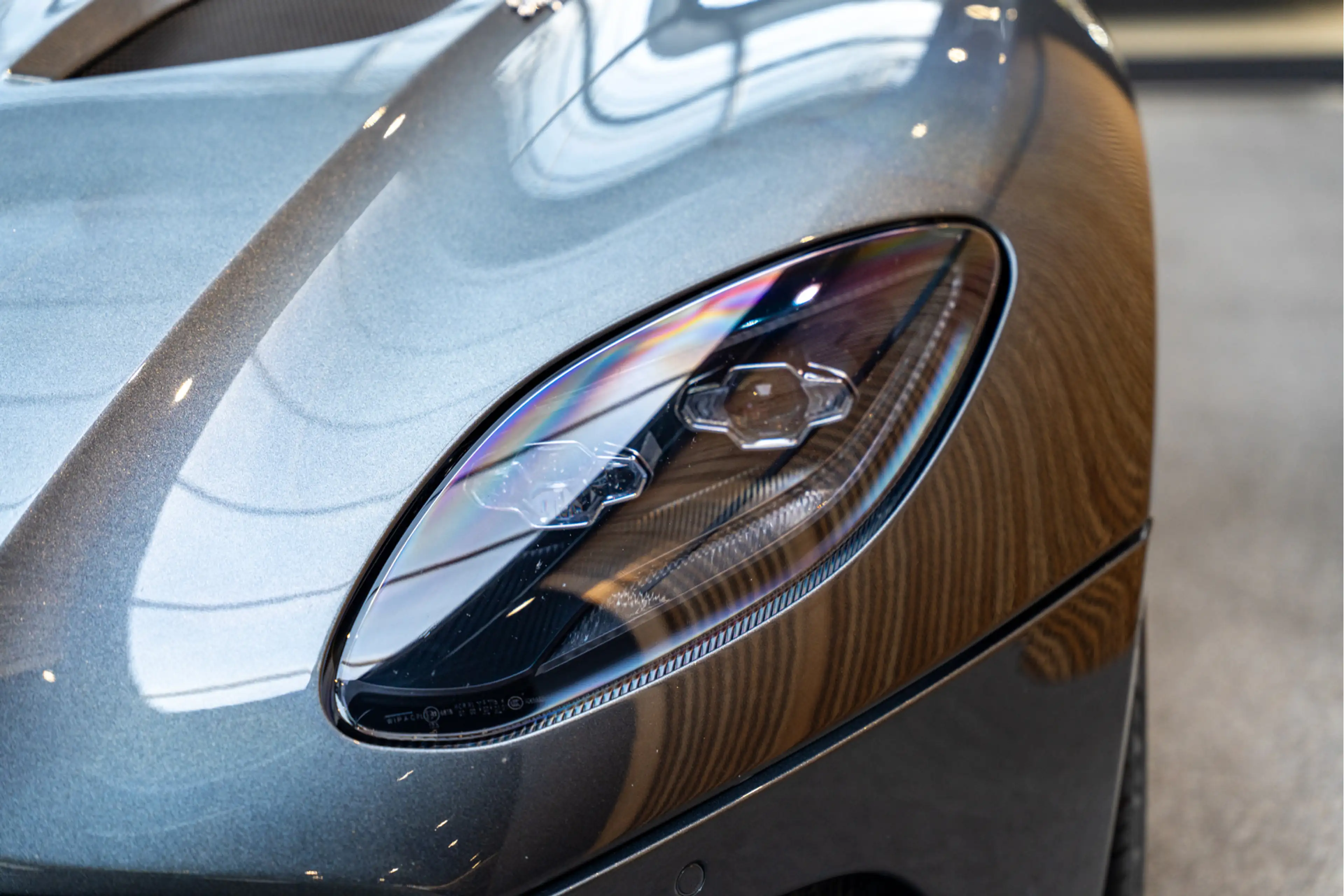 Aston Martin DBS 5.2 V12 Superleggera Carbon — photo 12