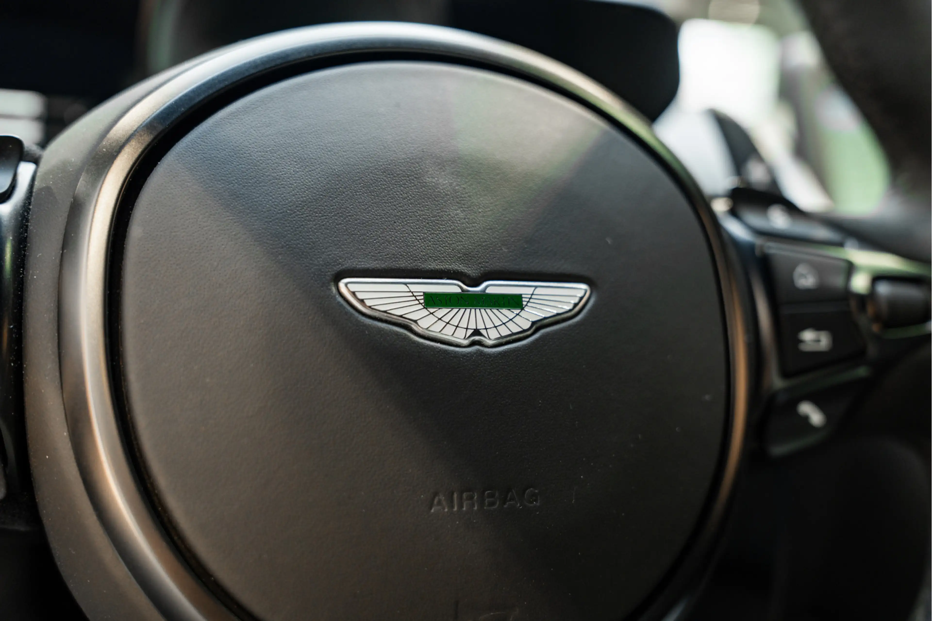 Aston Martin DBS 5.2 V12 Superleggera Carbon — photo 48