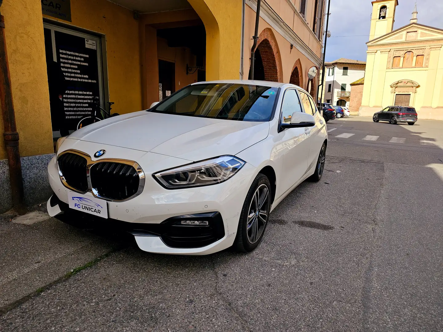 BMW 118 Serie 1 F40 118d Blanc - 2