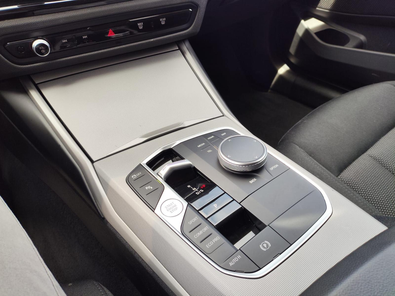 BMW 318 d Touring Widescreen Navi LED Kamera SHZ DAB — photo 12
