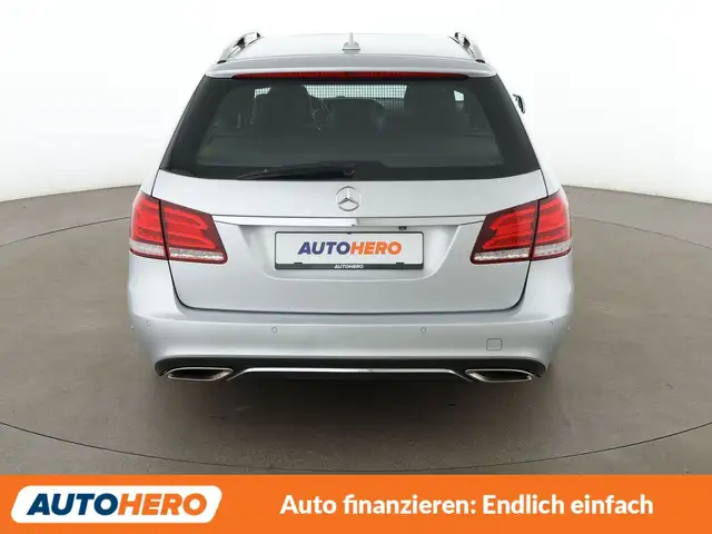 Mercedes-Benz E-Class view 5