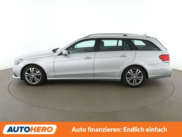 Mercedes-Benz E-Class view 3