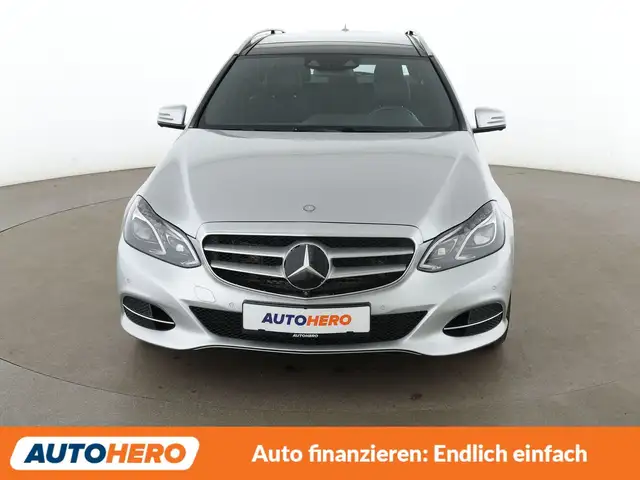 Mercedes-Benz E-Class view 9