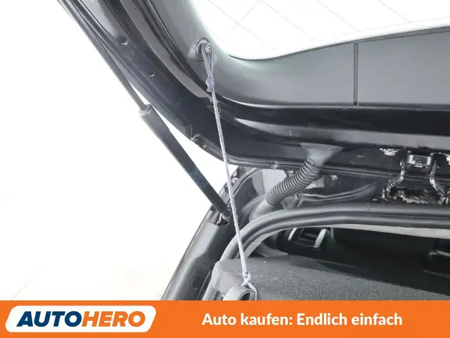 BMW 1 Series view 13
