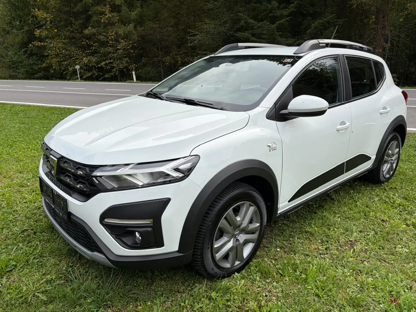 Dacia Sandero Stepway Expression TCe 90 Weiß - 1