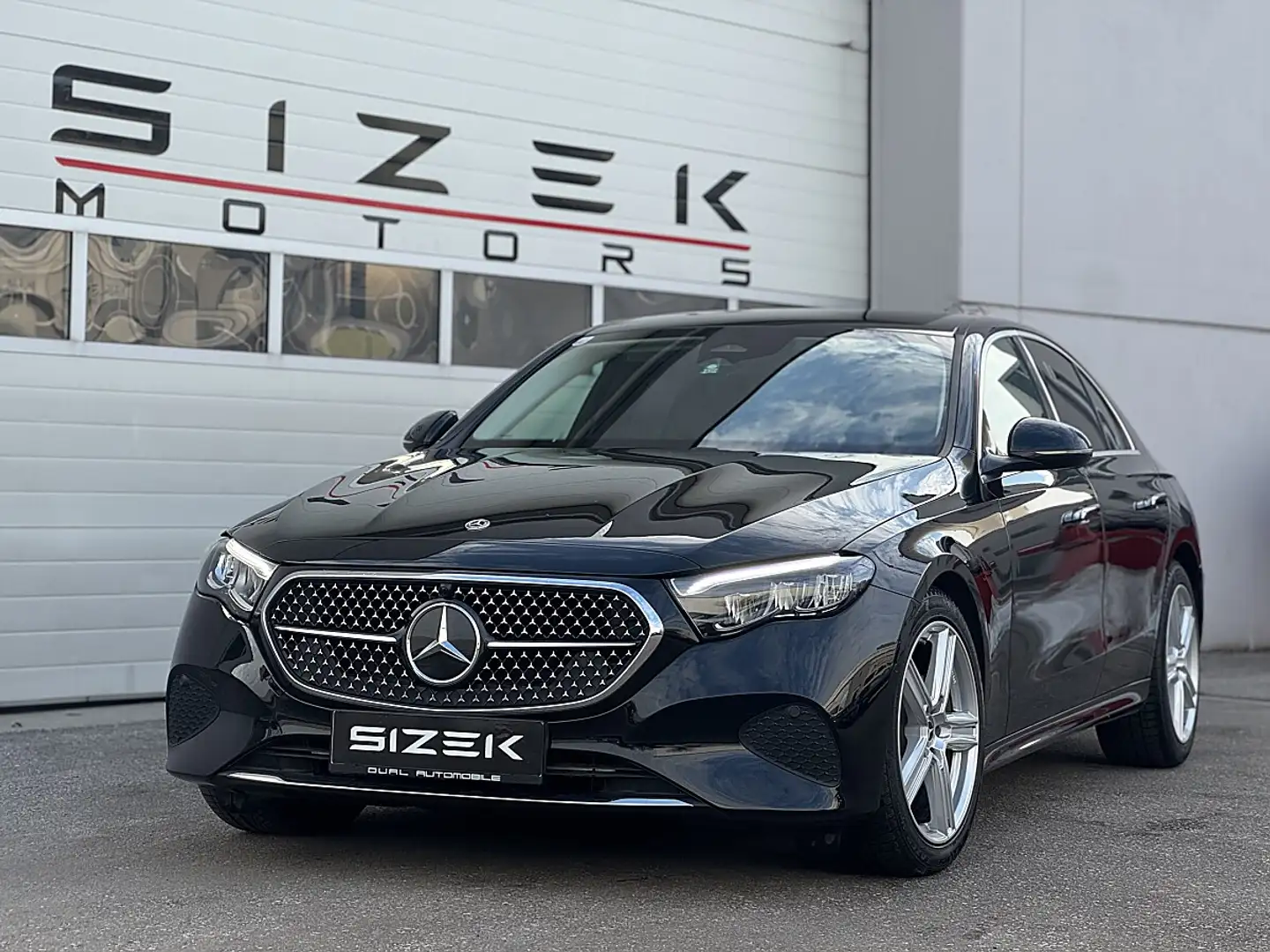 Mercedes-Benz E 220 d MHEV Aut.|LED|DISTRONIC|AMBT|RFK|NAVI Noir - 1