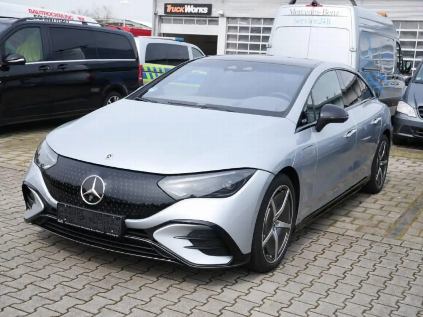 Mercedes-Benz EQE 350 EQE 500 AMG Prem AIRMATIC Pano HYPER Massage HAL Argent - 2
