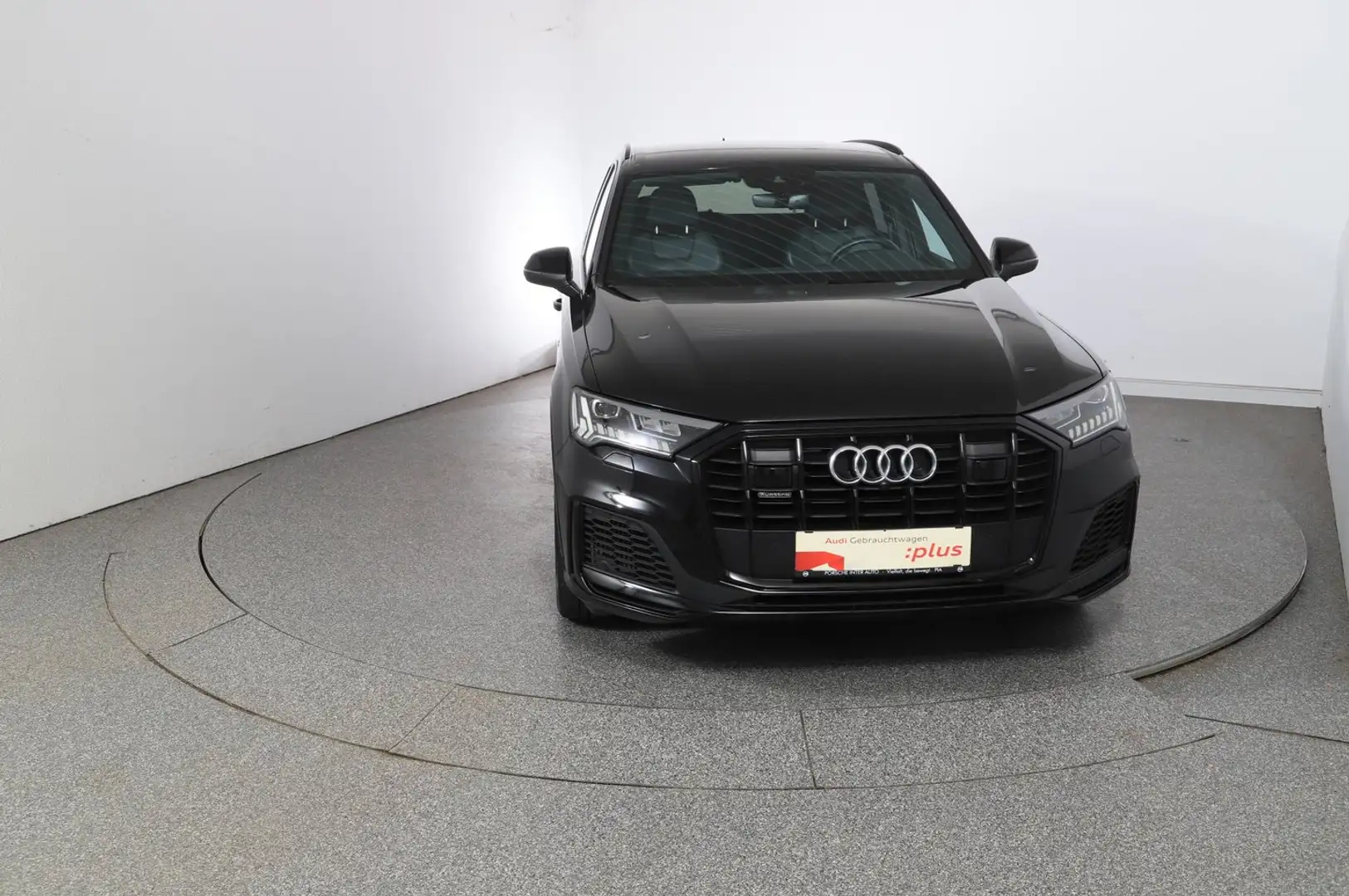 Audi Q7 55 TFSI e quattro S line Schwarz - 2