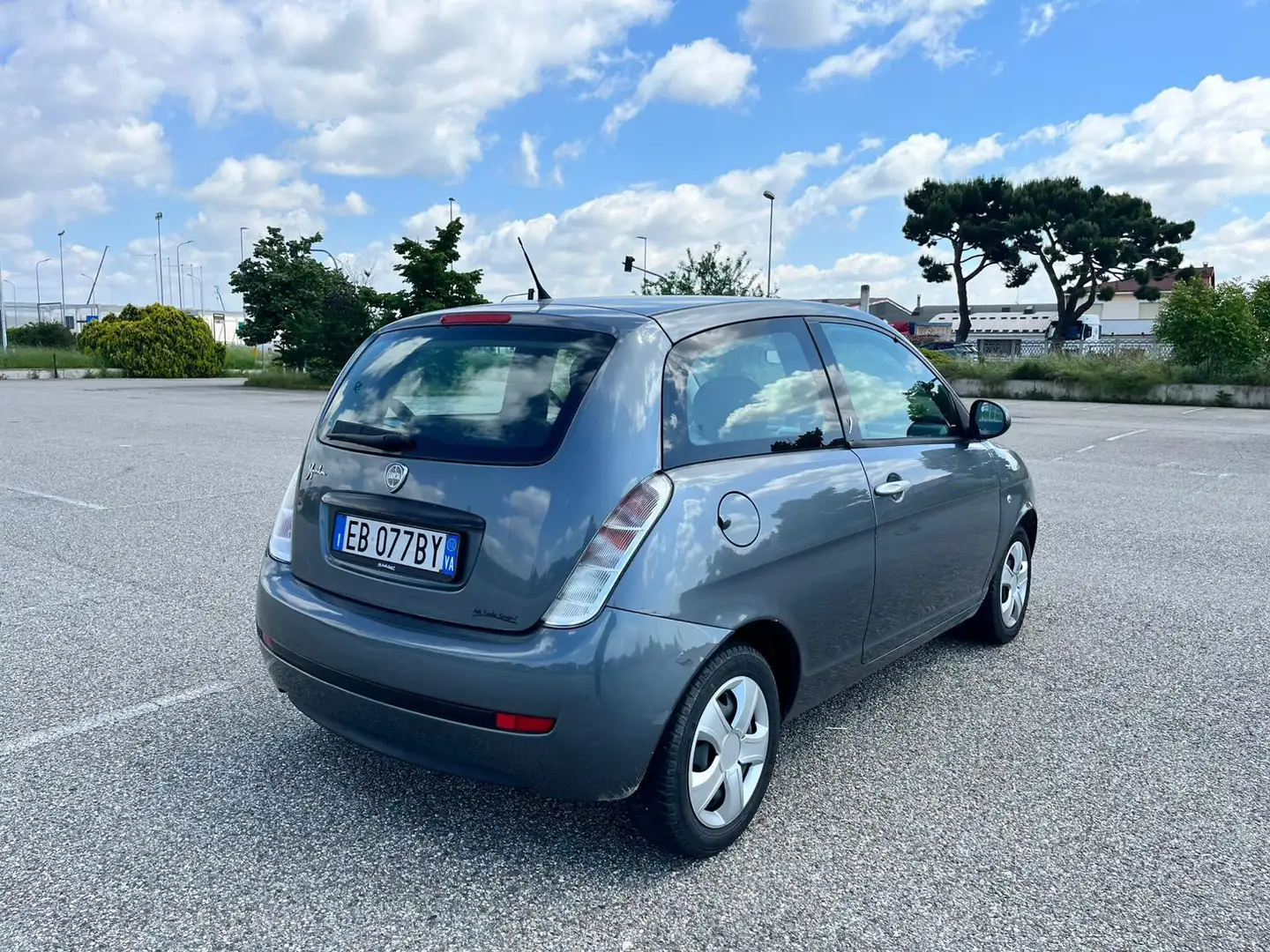 Lancia Ypsilon Y 1.4 16v Automatik Platino - 2