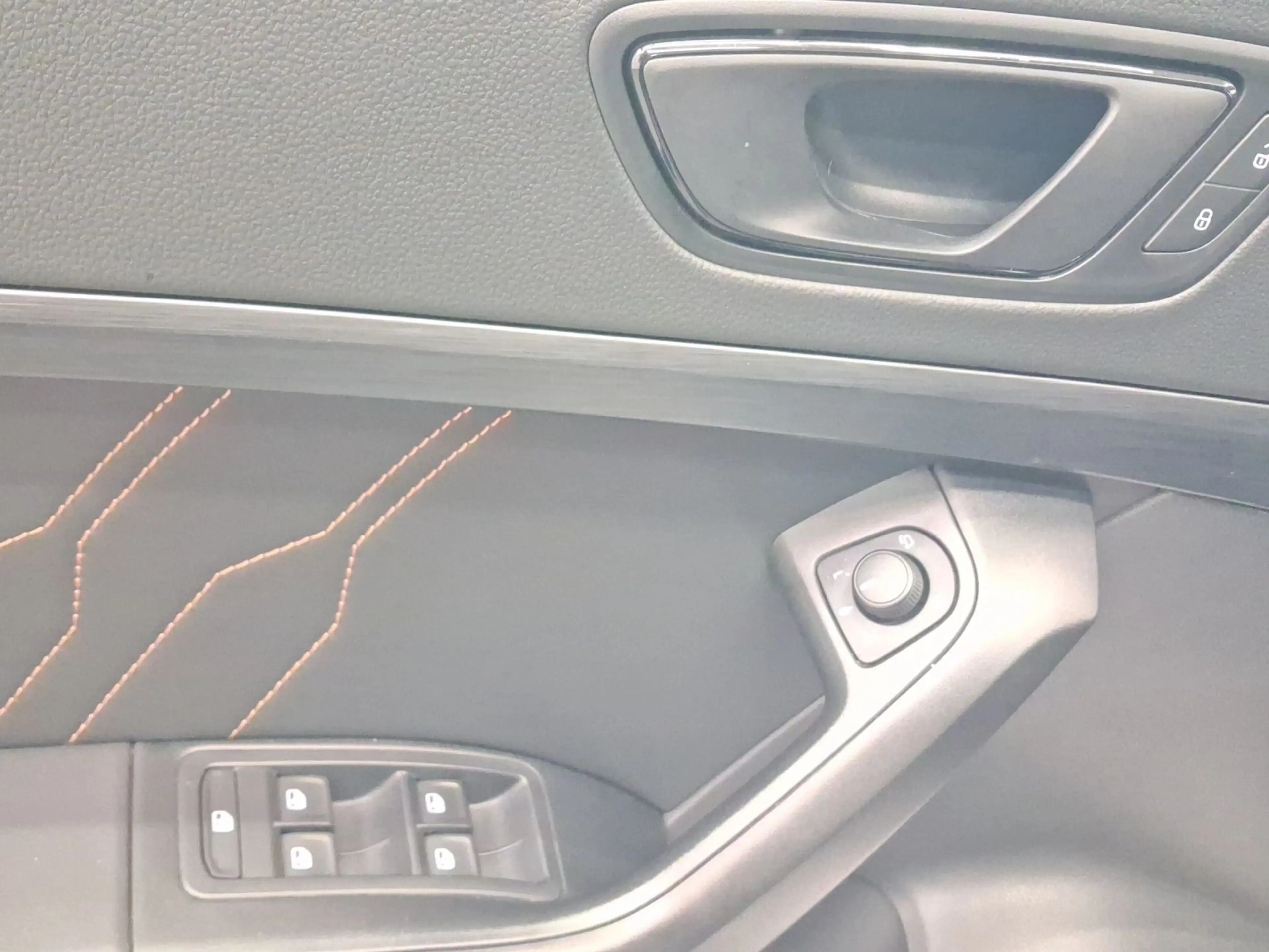 CUPRA Ateca 2.0 TSI DSG 4D LM19 PANO eKLAPPE — photo 8