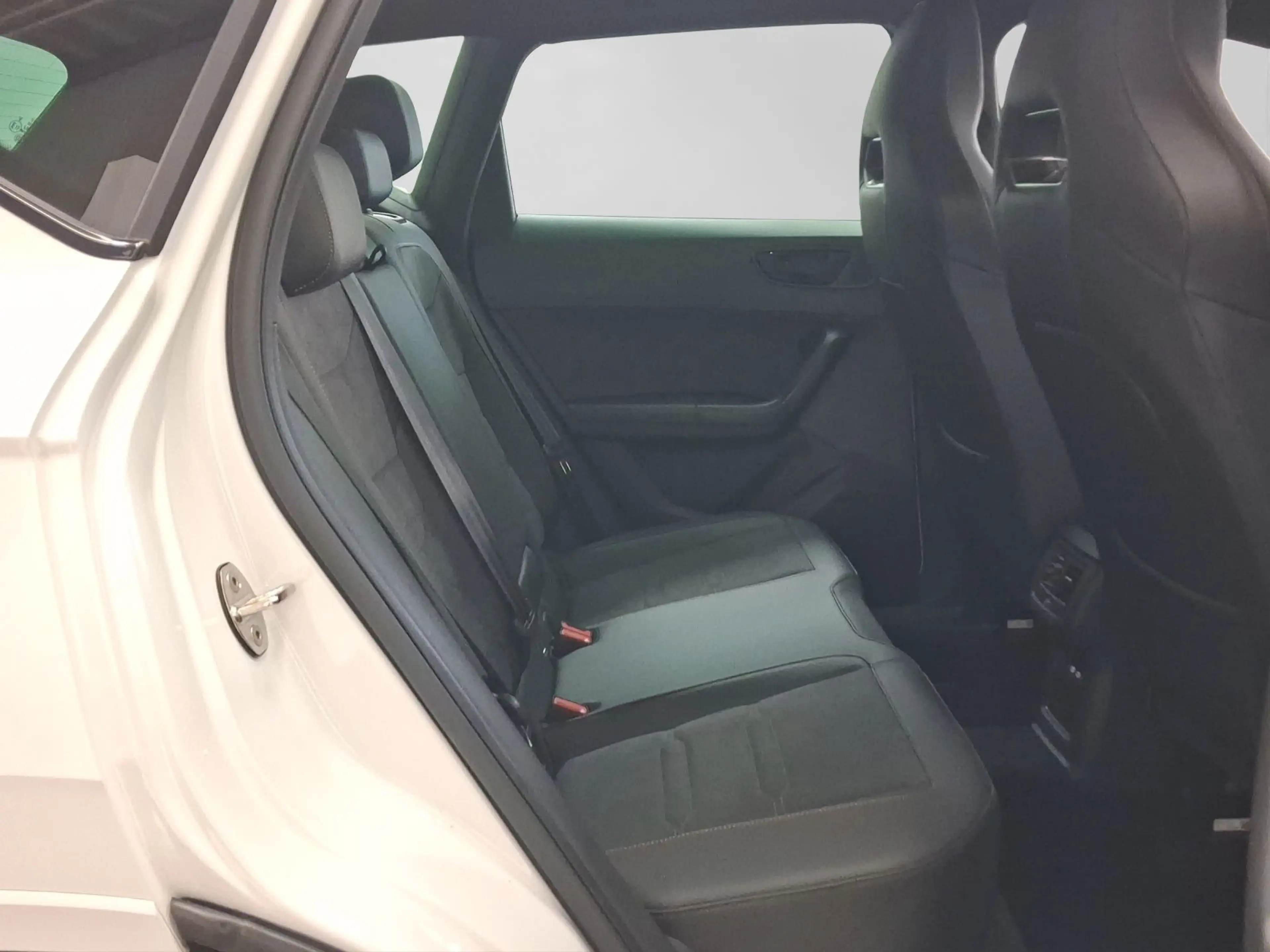 CUPRA Ateca 2.0 TSI DSG 4D LM19 PANO eKLAPPE — photo 6