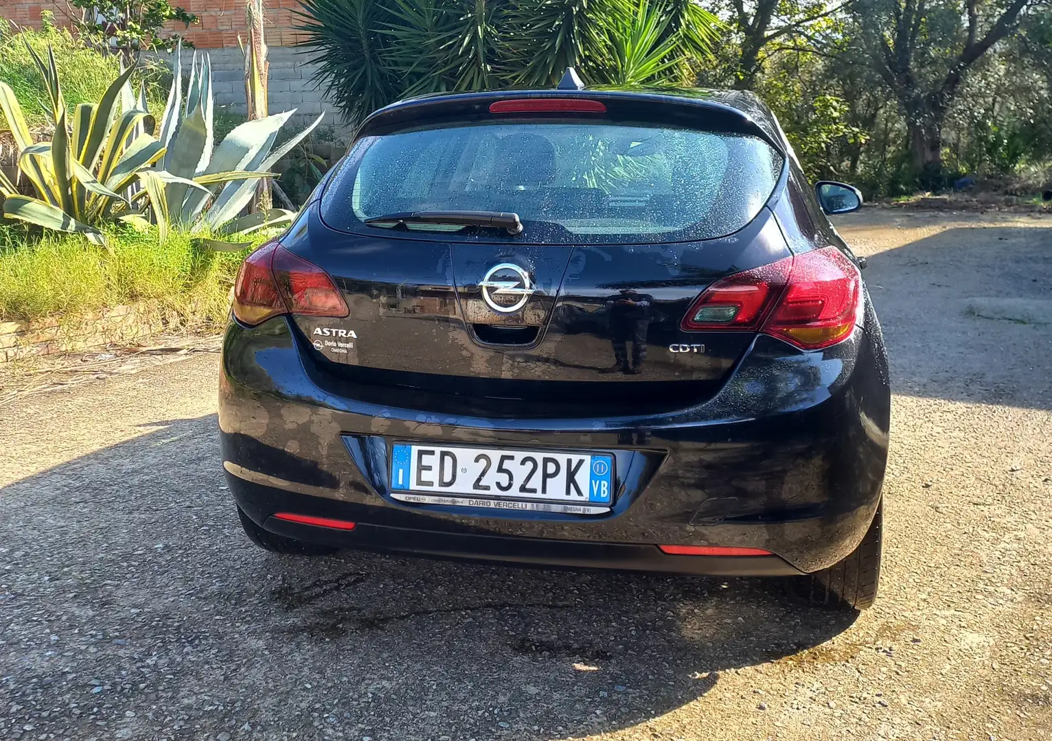 Opel Astra Astra IV 2010 5p 1.7 cdti Elective 110cv Nero - 1