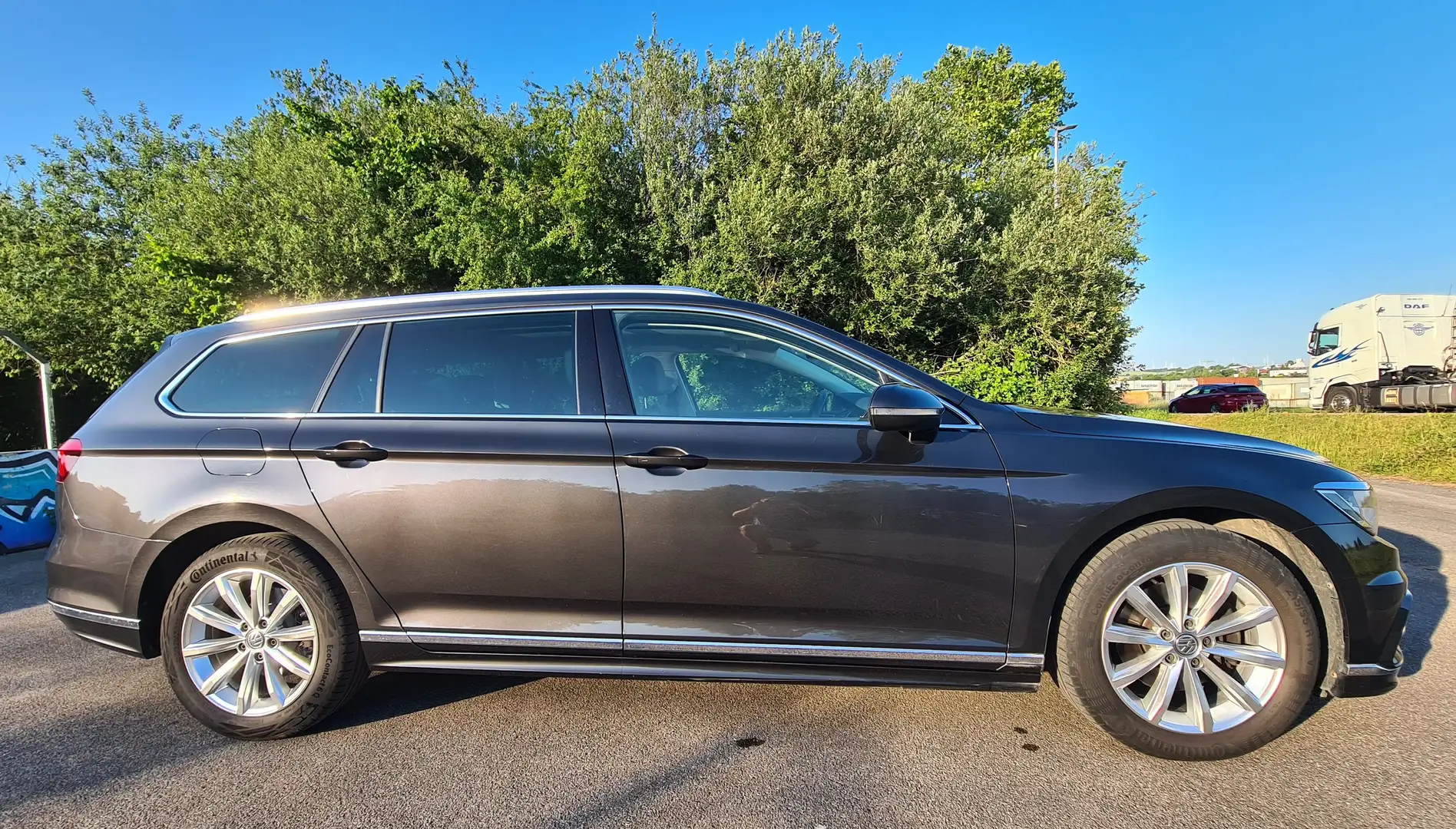 Volkswagen Passat Variant Passat Variant 2.0 TDI SCR Highline Schwarz - 2