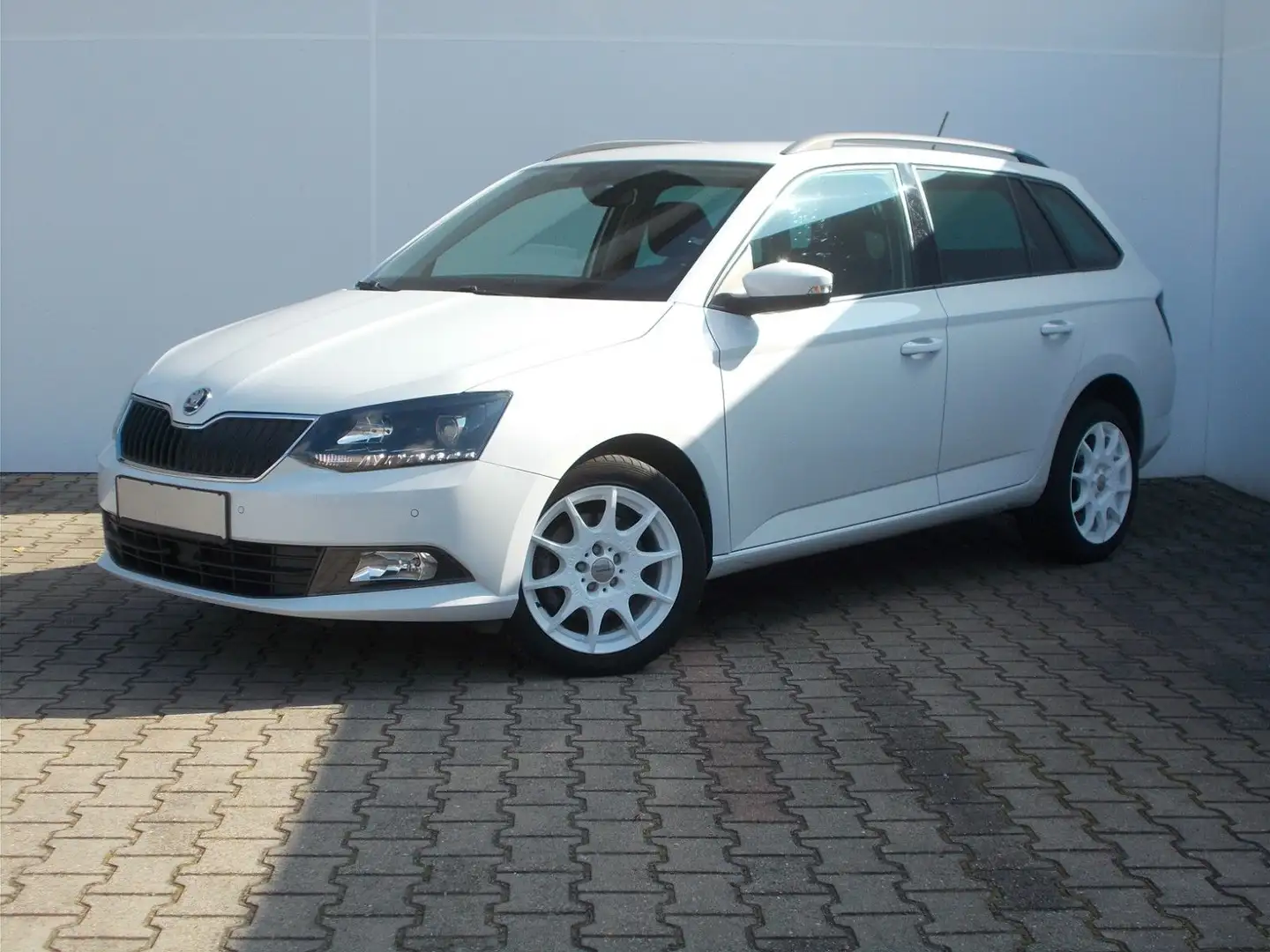 Skoda Fabia Kombi Style Plus mit vielen Extras !!! Blanc - 2