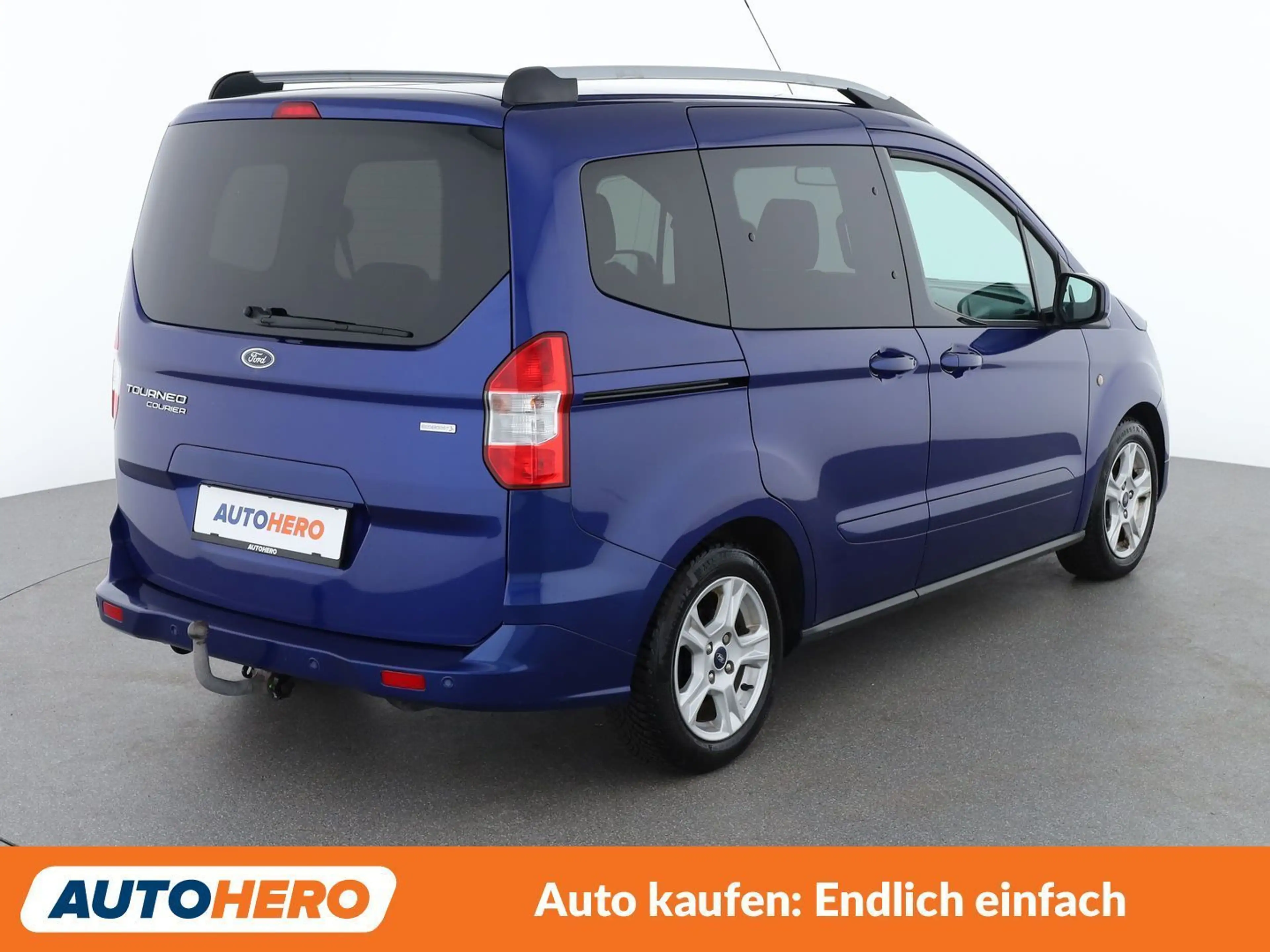 Ford Tourneo 1.0 EcoBoost Titanium — photo 6